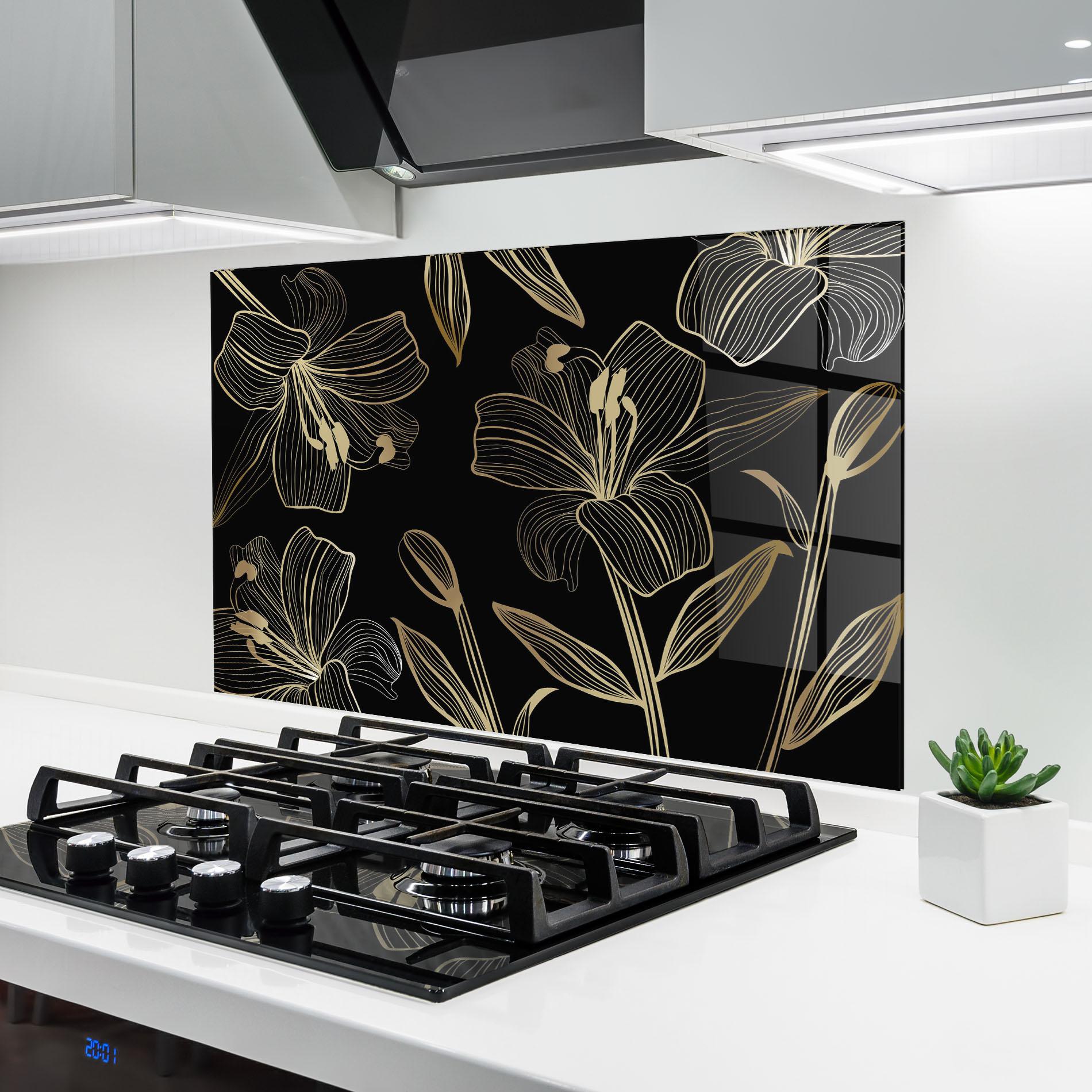 Konyhai üveg hátfal Gold Black Lily mockup 6