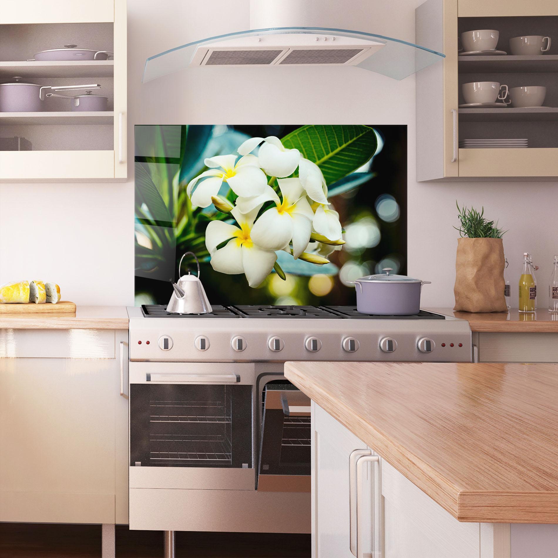 Konyhai üveg hátfal Beautiful White Exotic mockup 1