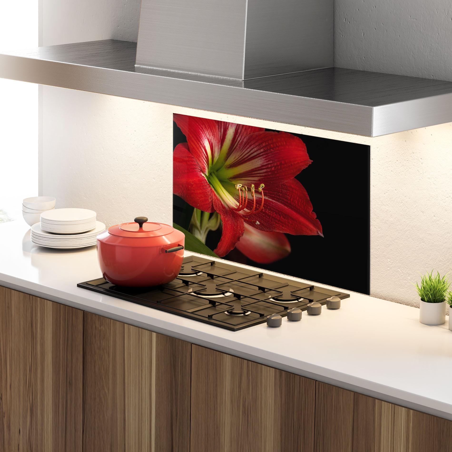 Konyhai üveg hátfal Exotic Red Lily mockup 4