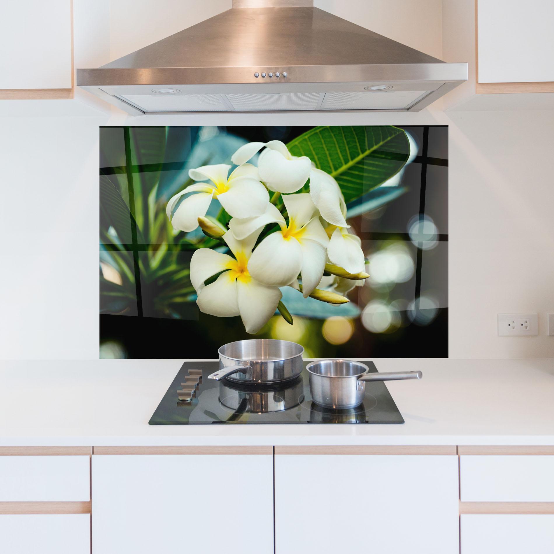 Konyhai üveg hátfal Beautiful White Exotic mockup 5