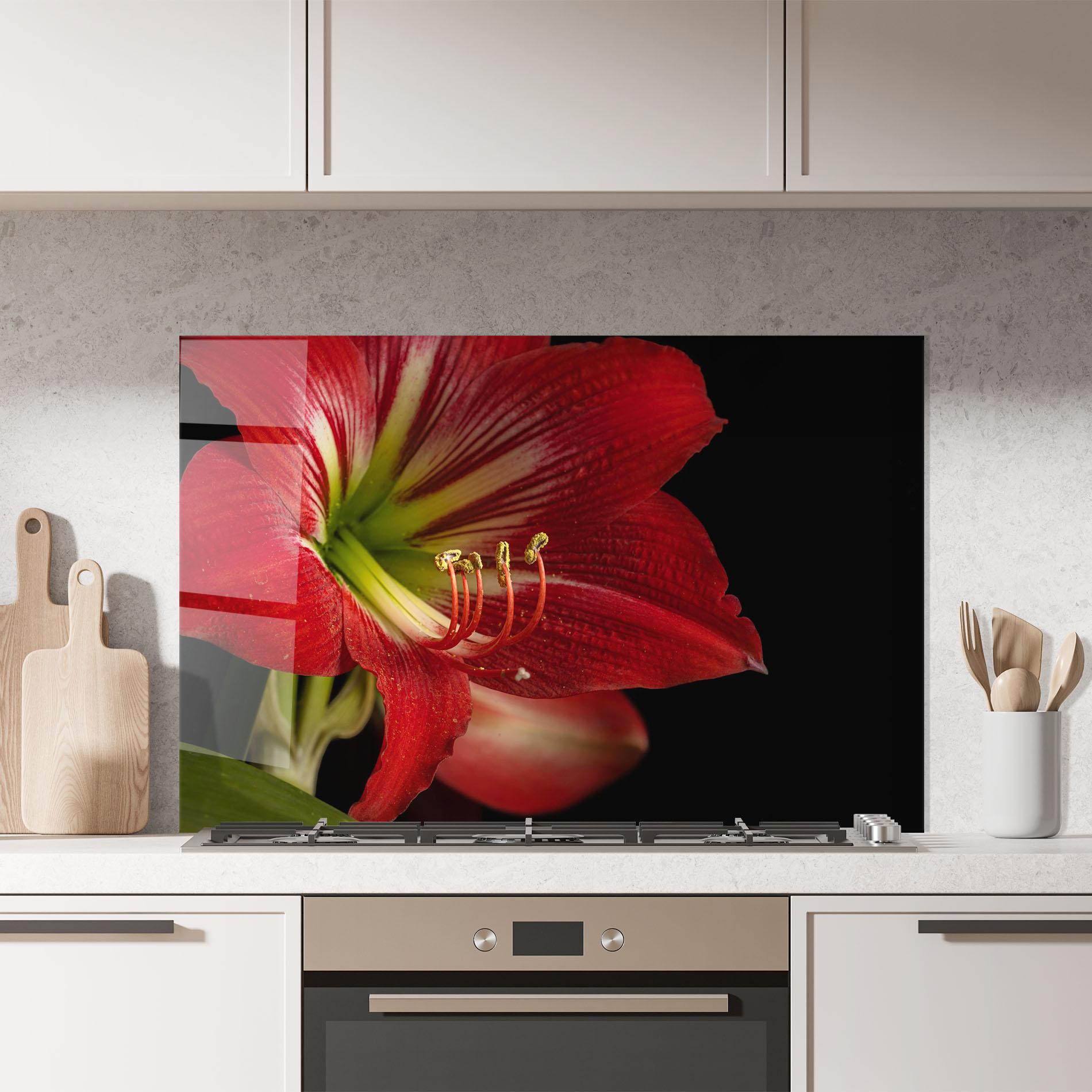 Konyhai üveg hátfal Exotic Red Lily mockup 7