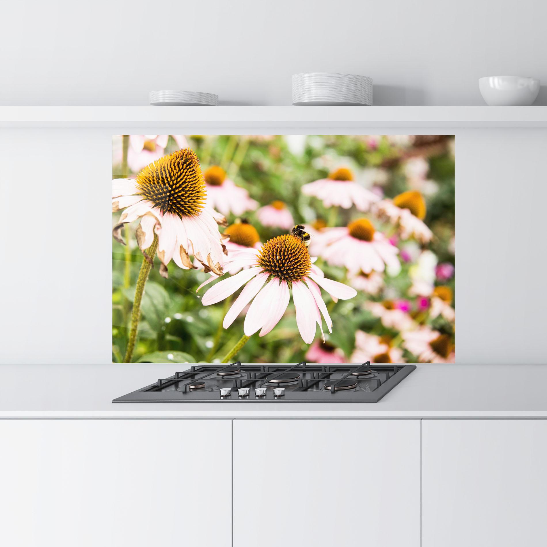 Konyhai üveg hátfal Daylight Bee mockup 9