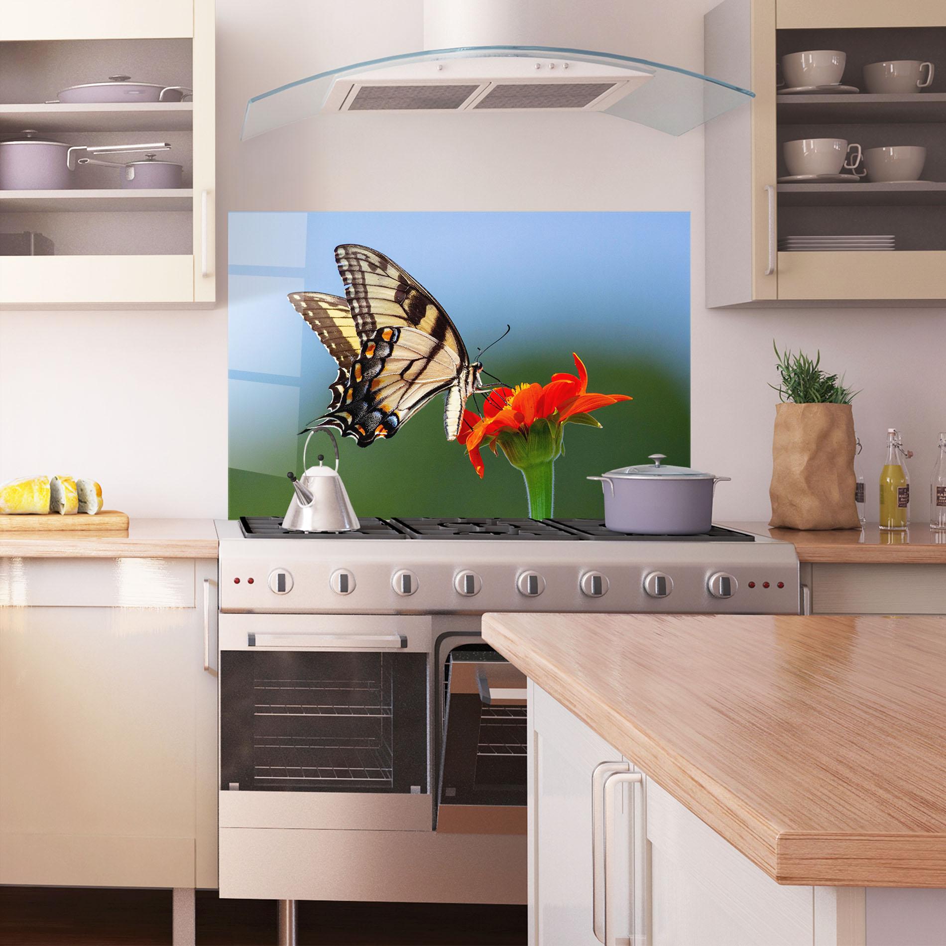 Konyhai üveg hátfal Red Flower Wild mockup 1