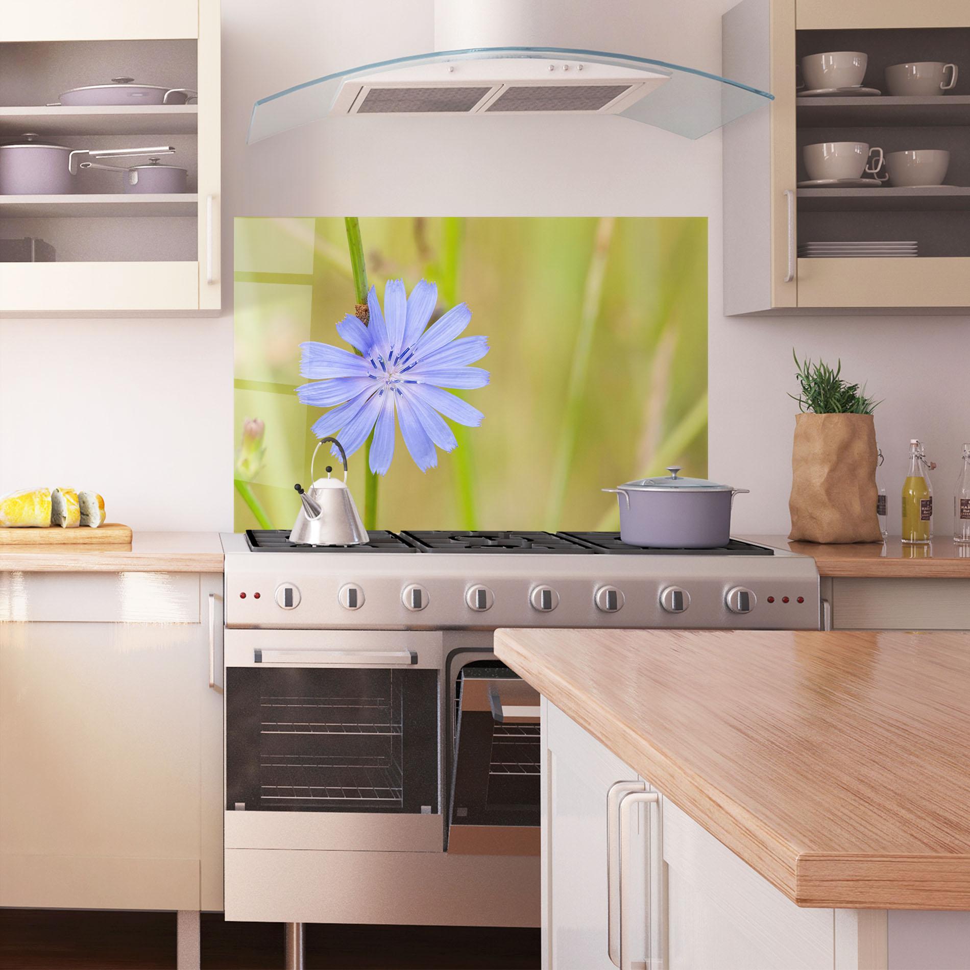 Konyhai üveg hátfal Wild Purple Blue mockup 1