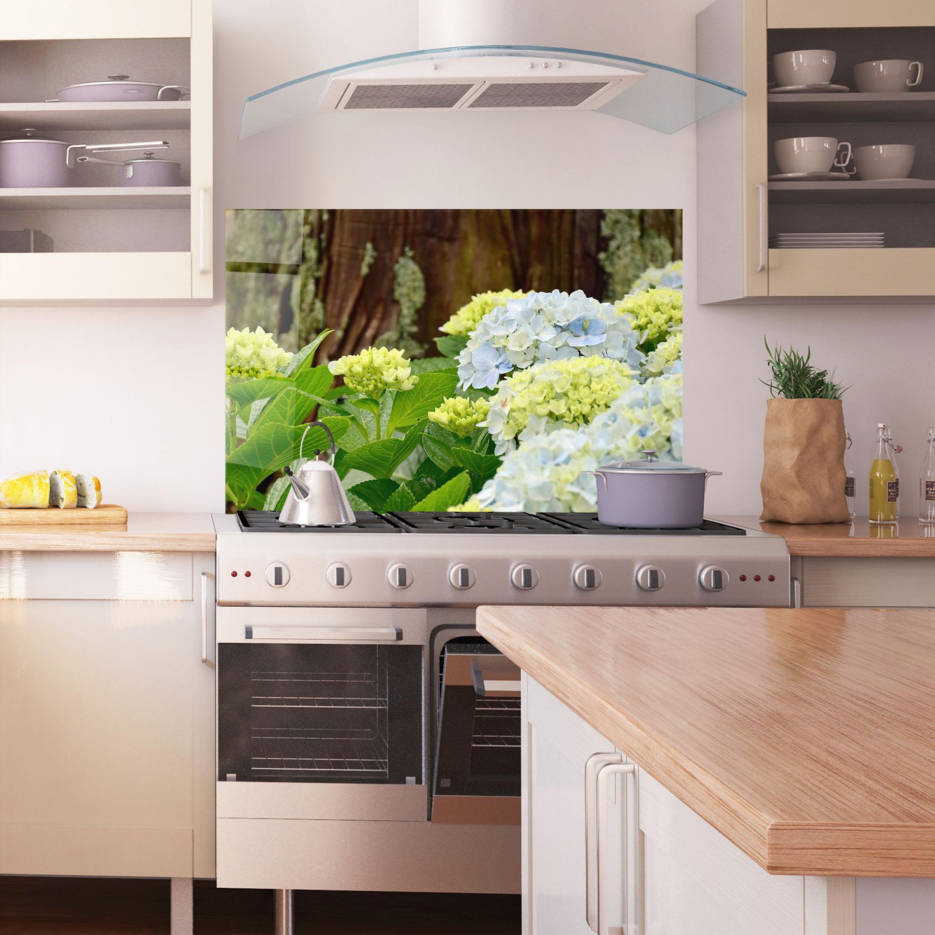 Konyhai üveg hátfal Wild Tree Flower mockup 1