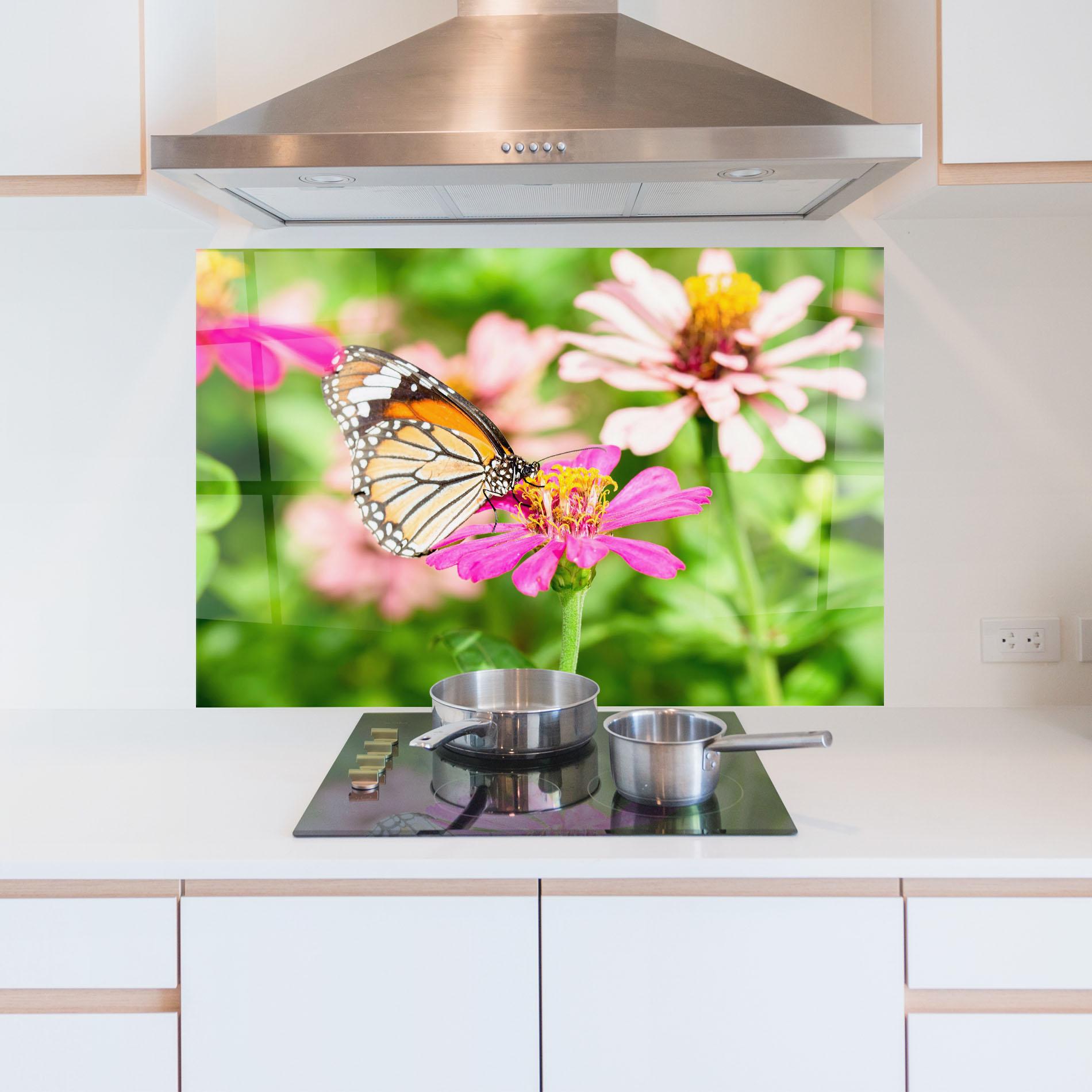 Konyhai üveg hátfal Daylight Butterfly mockup 5