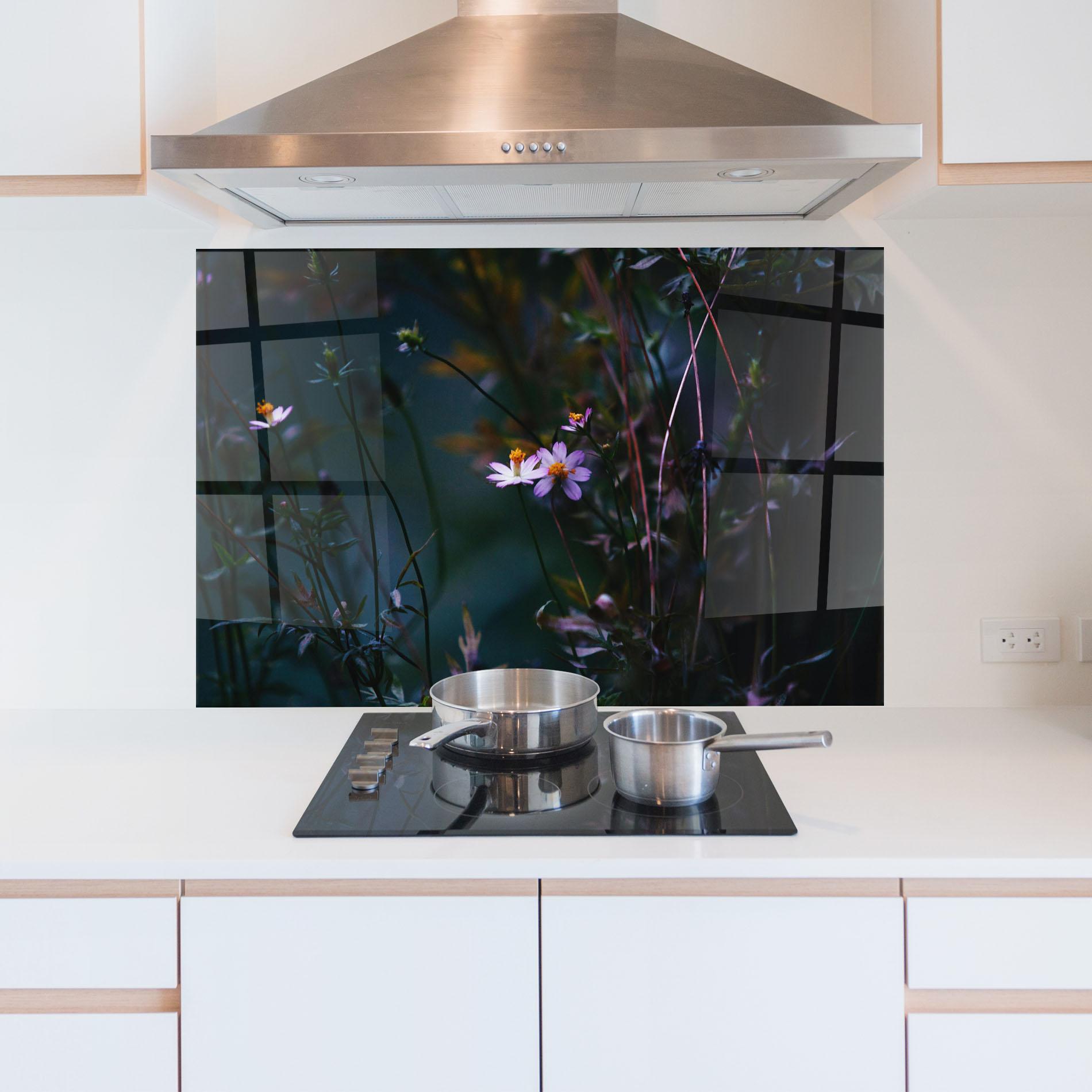 Konyhai üveg hátfal Night Flowers mockup 5