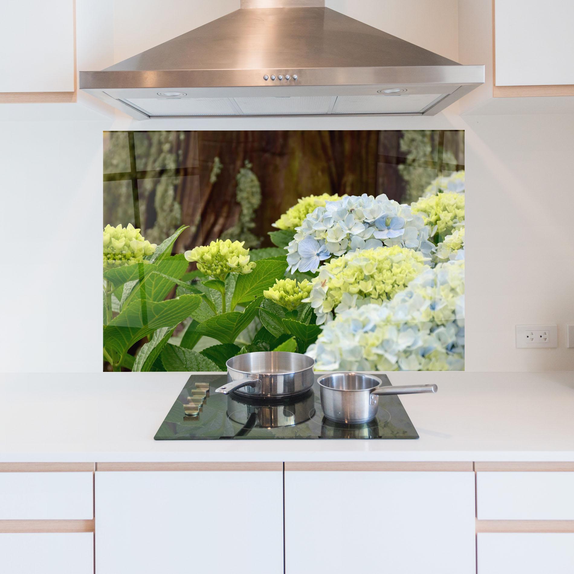 Konyhai üveg hátfal Wild Tree Flower mockup 5