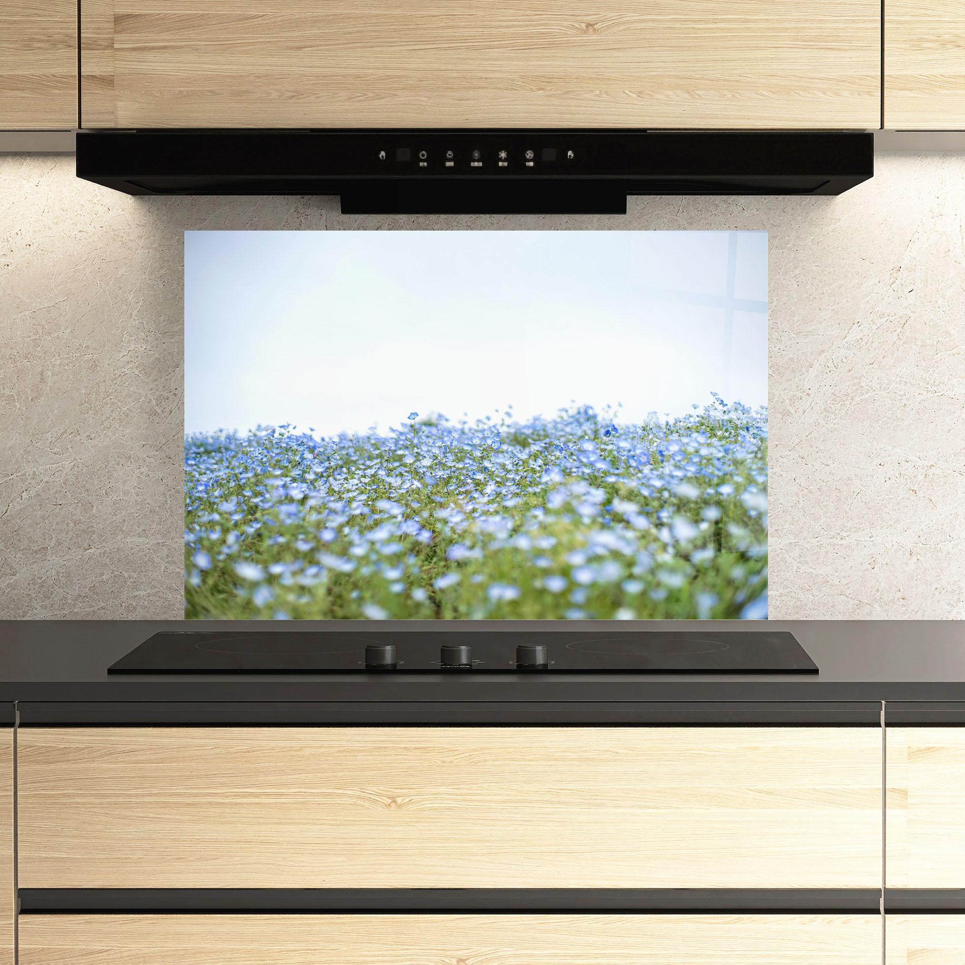 Konyhai üveg hátfal Blue Wild Flowers mockup 3