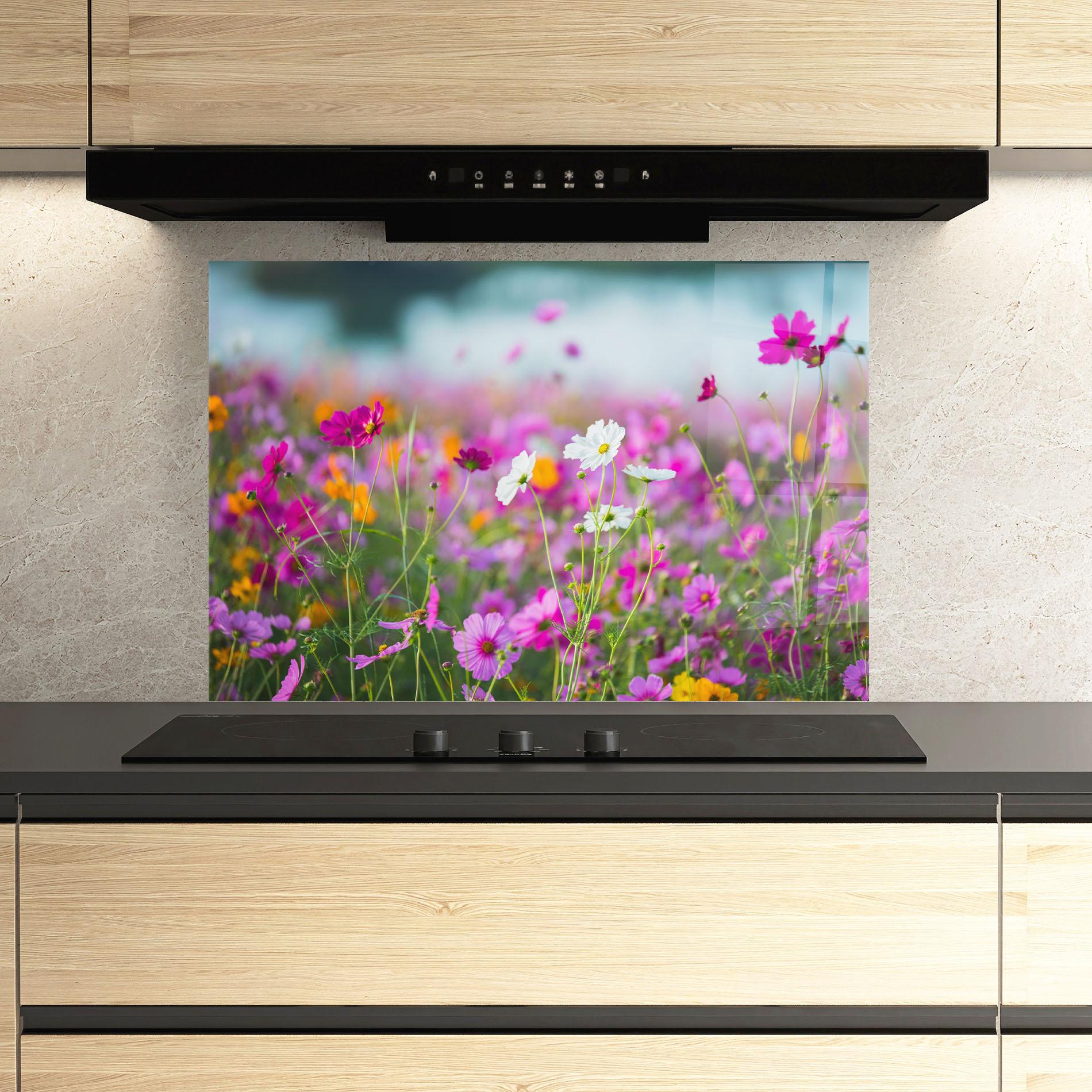 Konyhai üveg hátfal Flower Grassland mockup 3