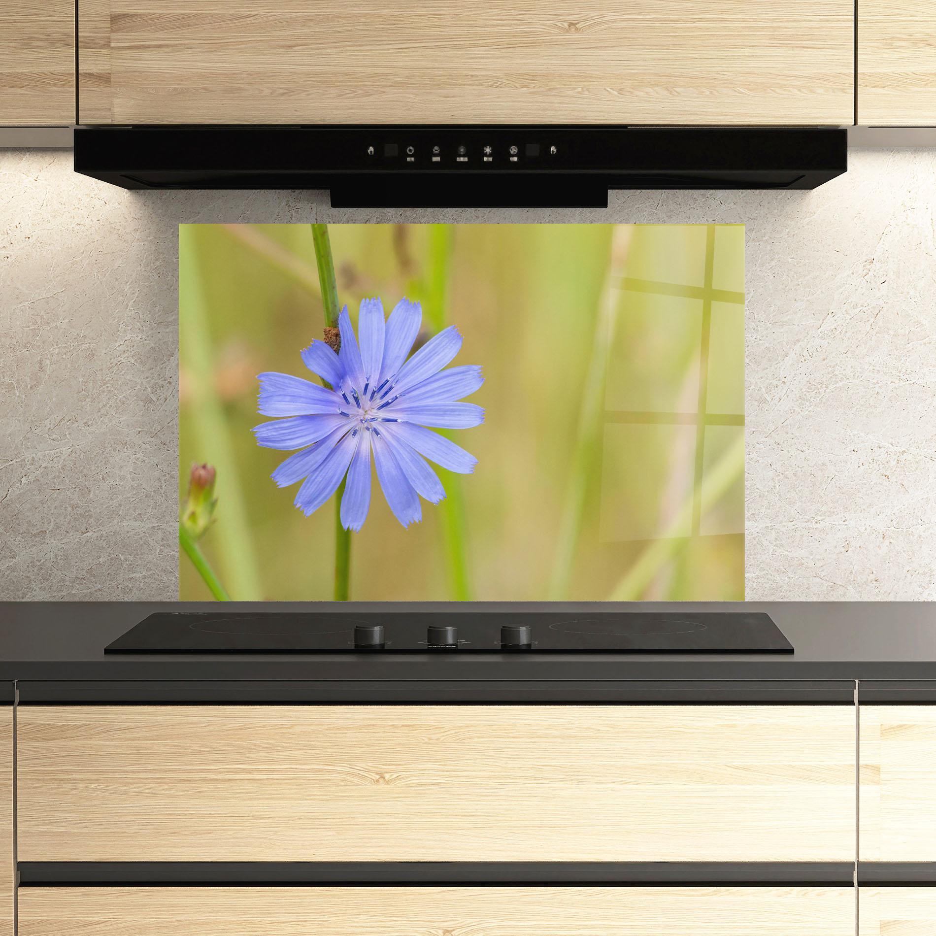 Konyhai üveg hátfal Wild Purple Blue mockup 3