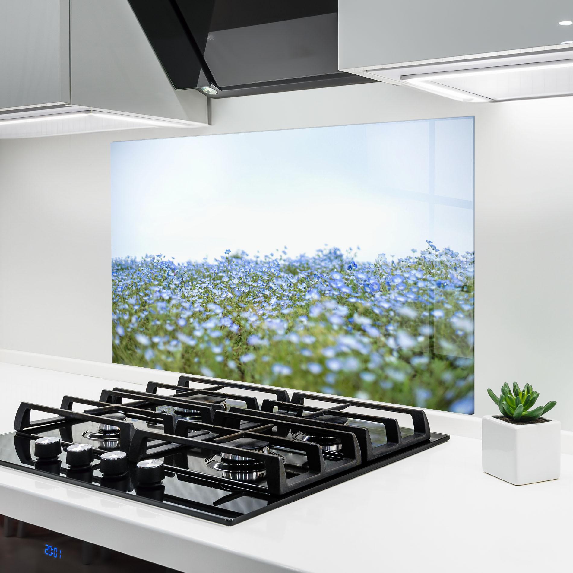 Konyhai üveg hátfal Blue Wild Flowers mockup 6