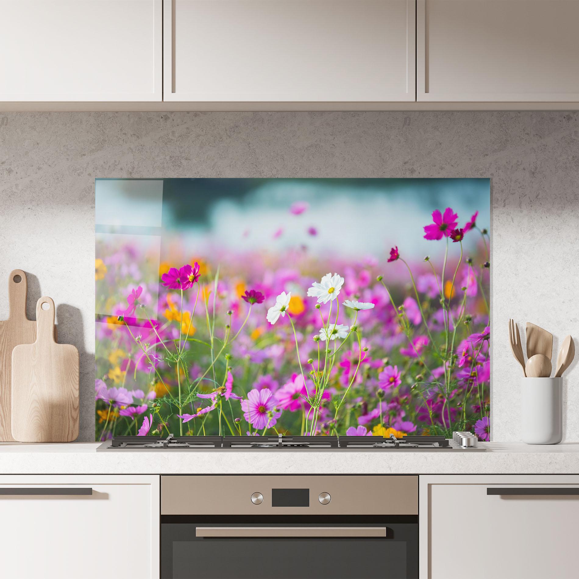 Konyhai üveg hátfal Flower Grassland mockup 7