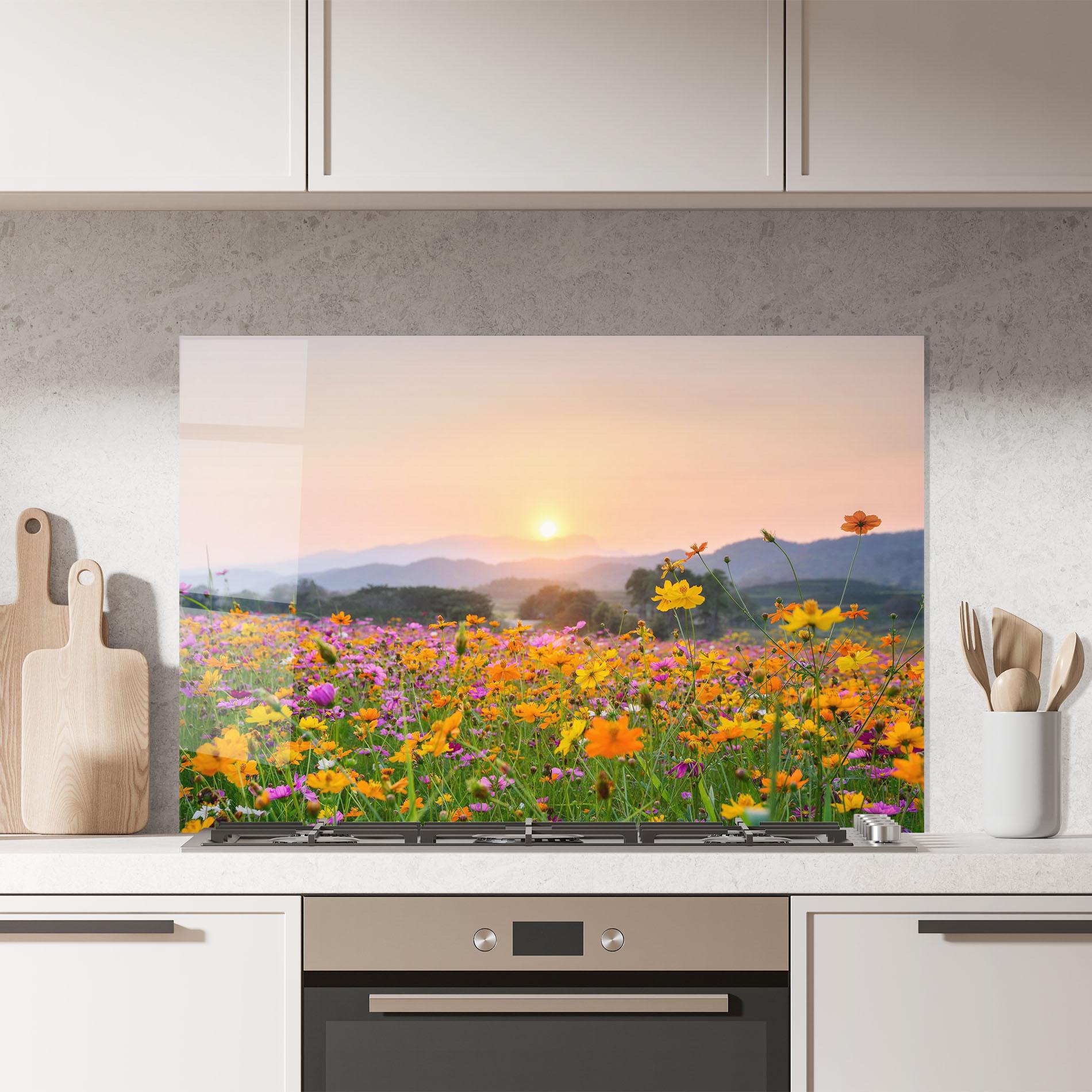 Konyhai üveg hátfal Sunset Mountain Flowerf mockup 7