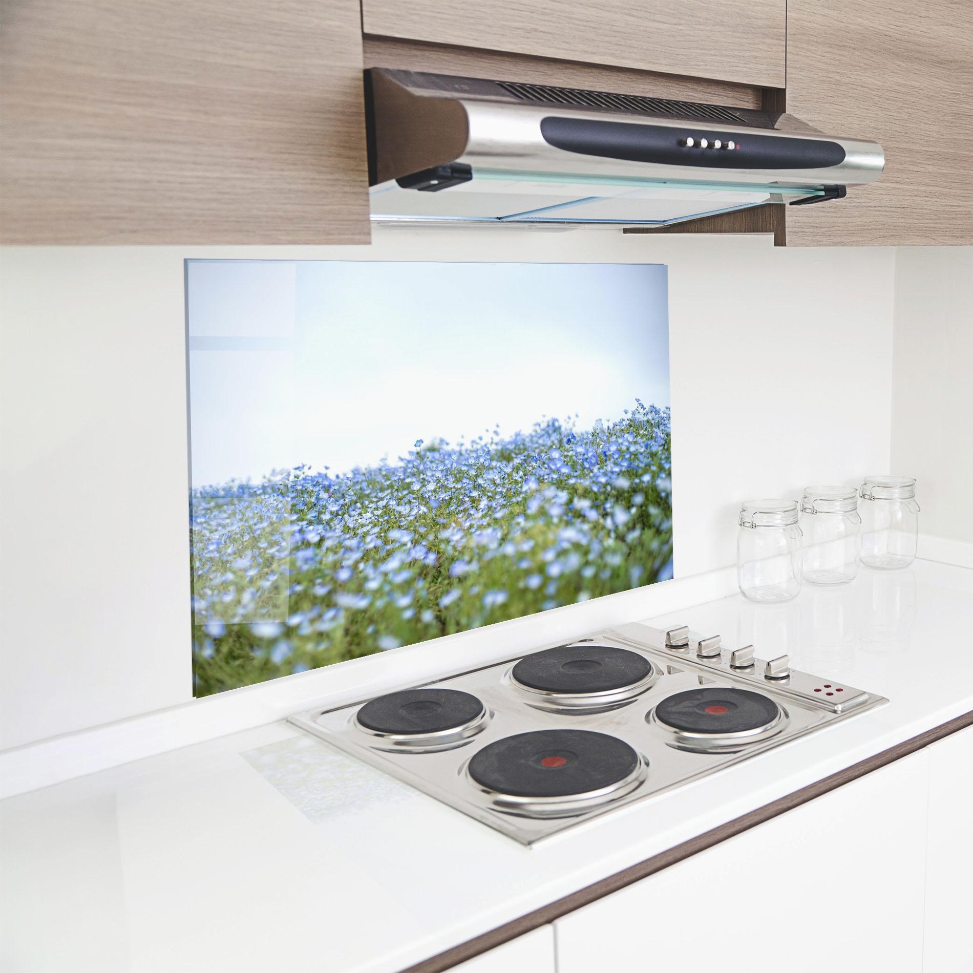 Konyhai üveg hátfal Blue Wild Flowers mockup 8
