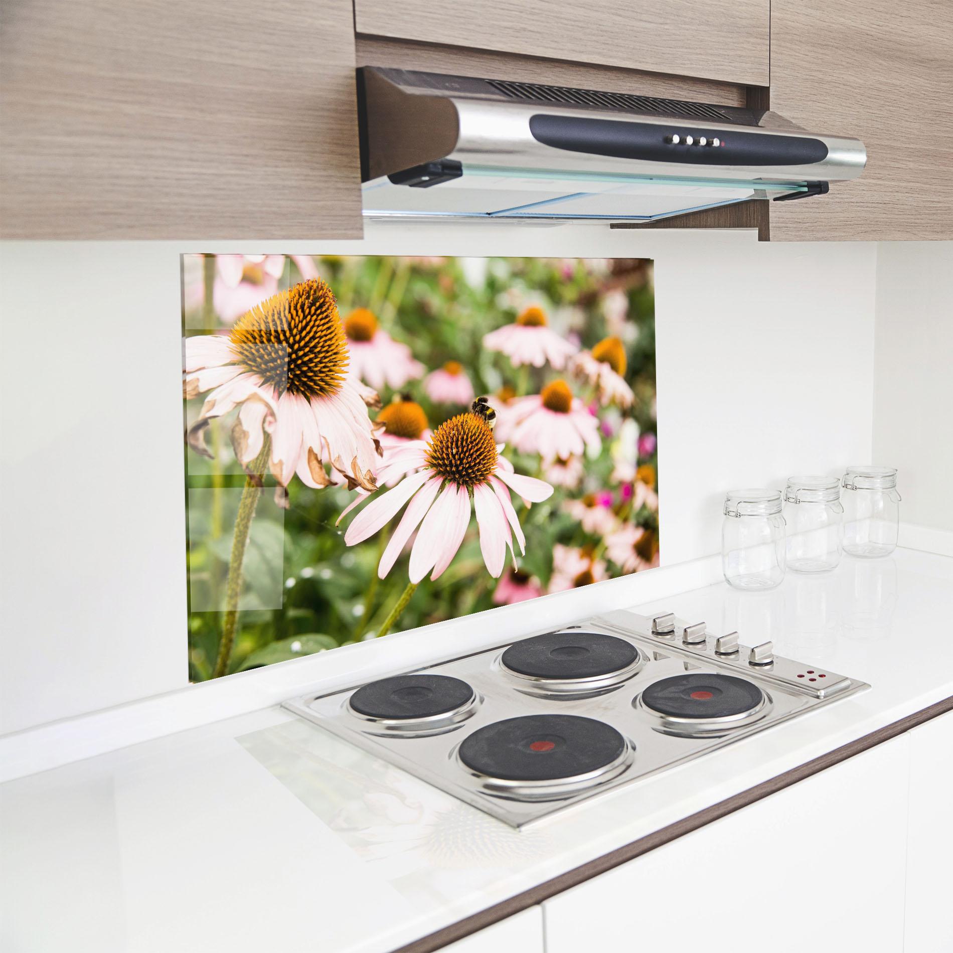 Konyhai üveg hátfal Daylight Bee mockup 8