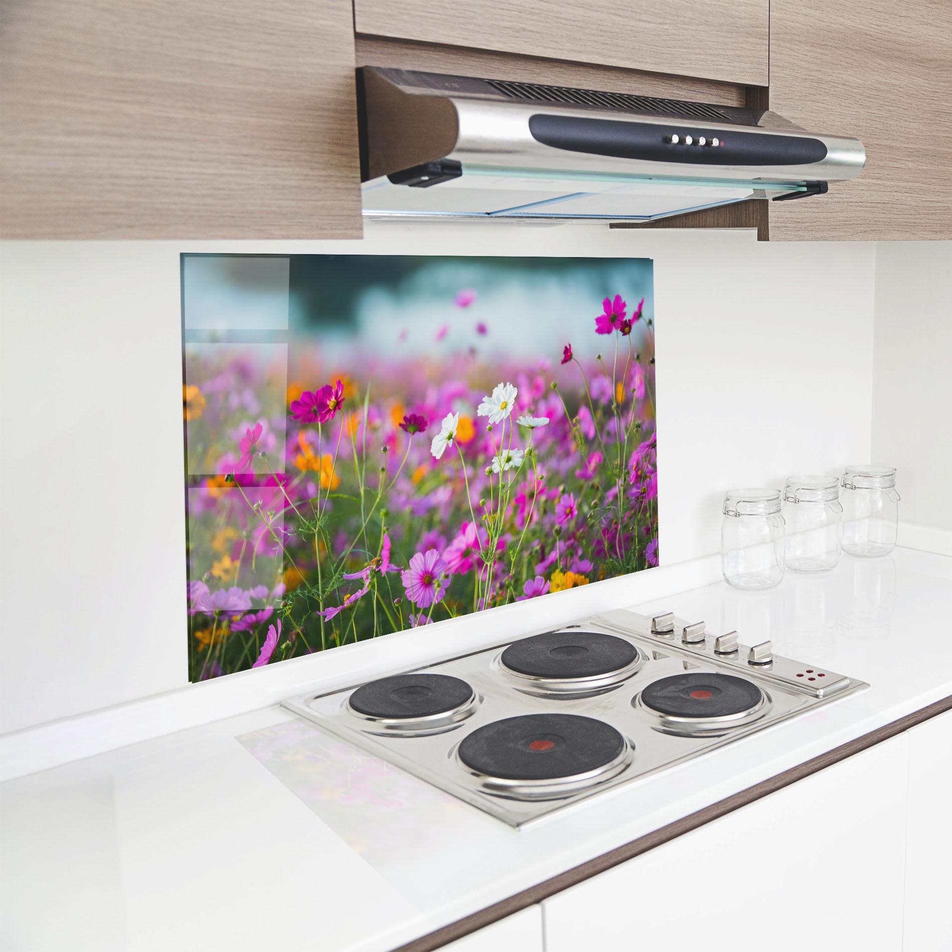 Konyhai üveg hátfal Flower Grassland mockup 8
