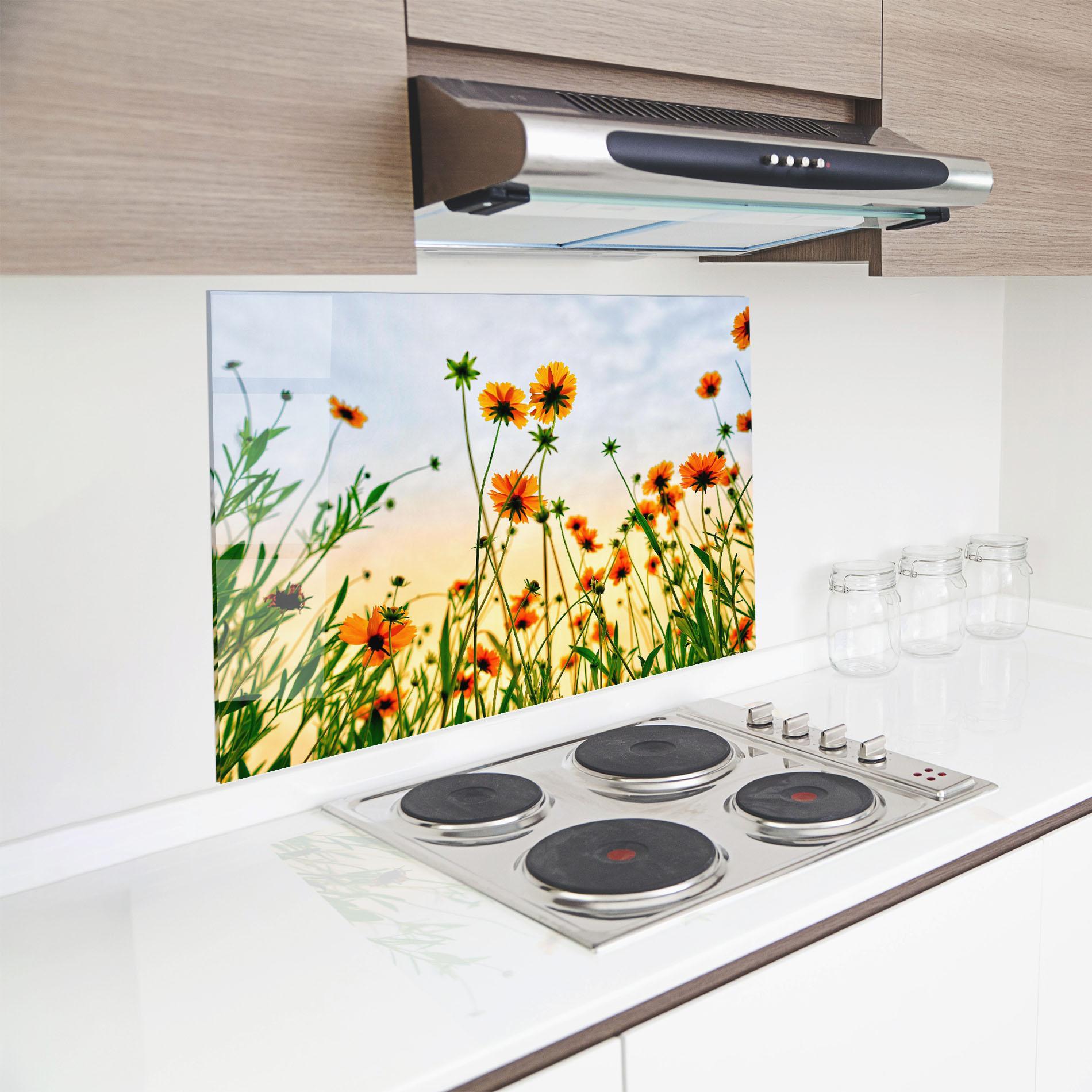 Konyhai üveg hátfal Orange Wild Flowers mockup 8
