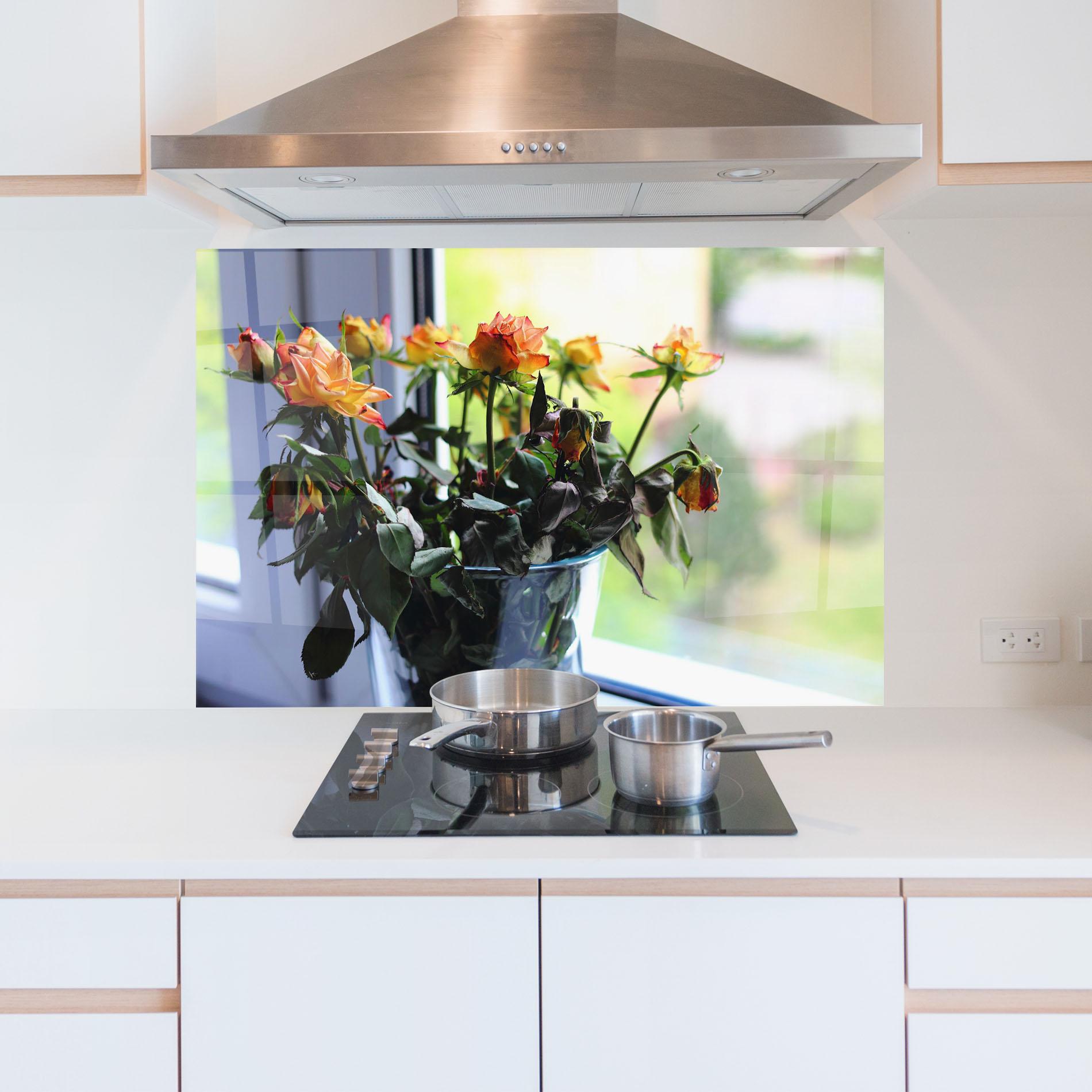 Konyhai üveg hátfal Red Yellow Rose Vase mockup 5