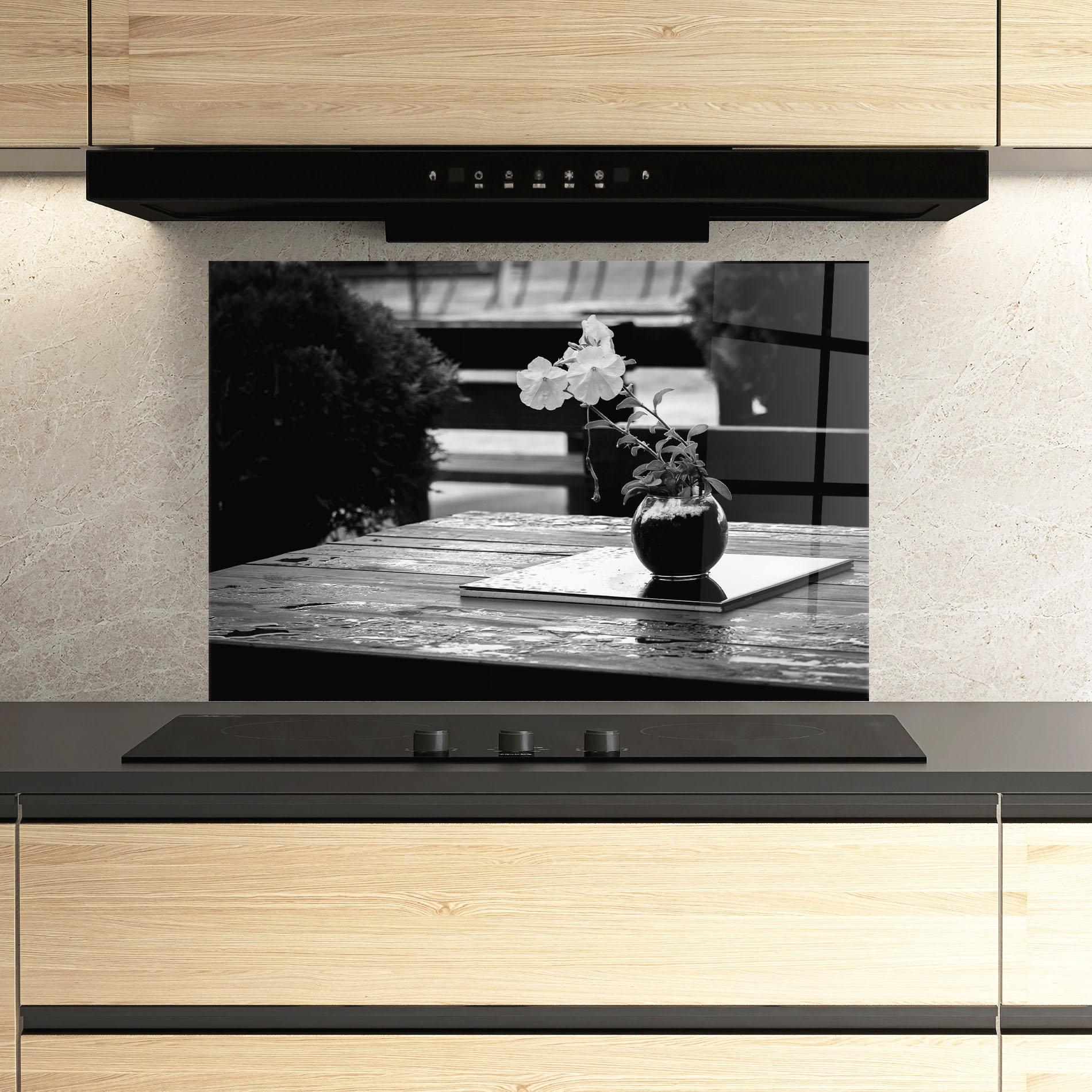 Konyhai üveg hátfal Black Vase View mockup 3