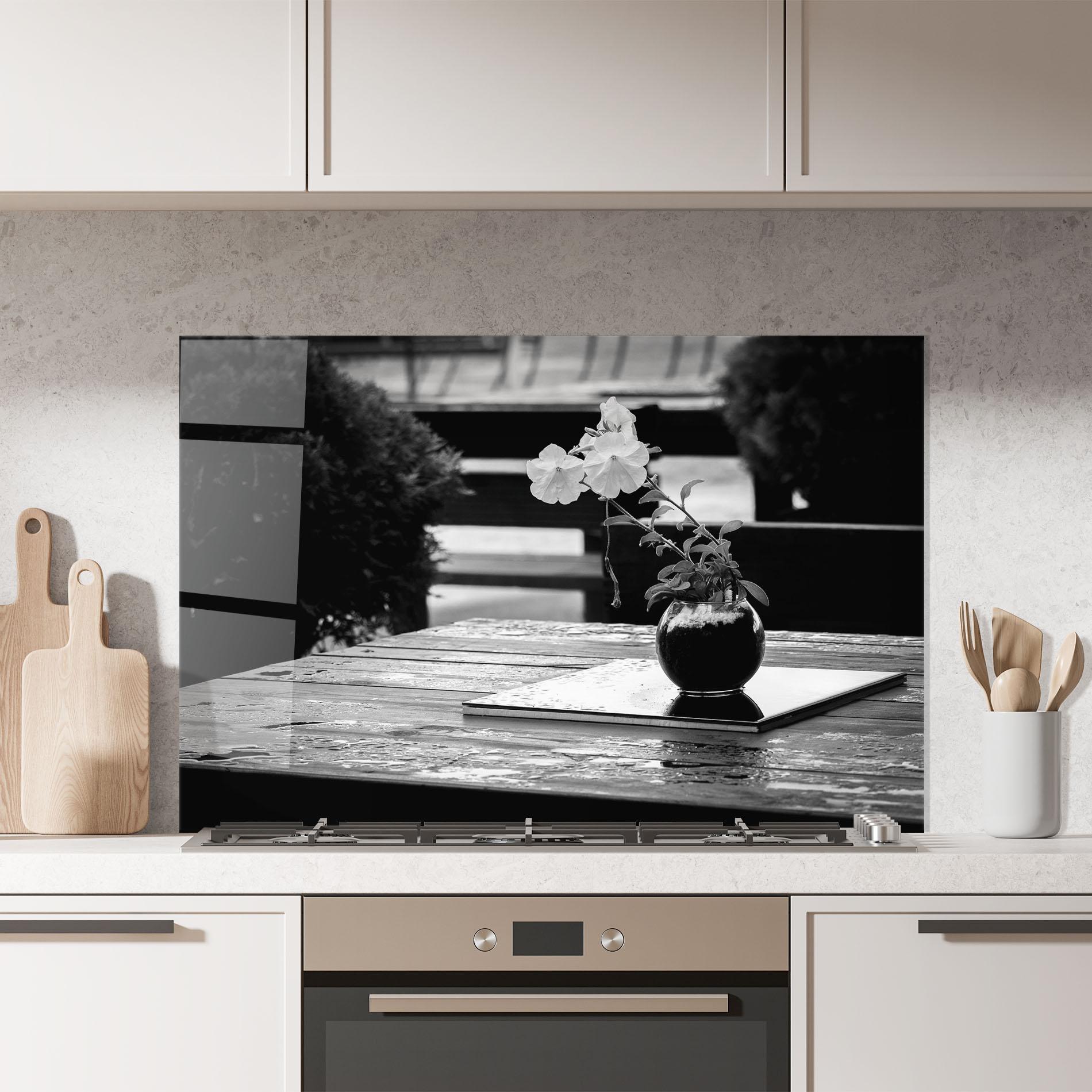 Konyhai üveg hátfal Black Vase View mockup 7