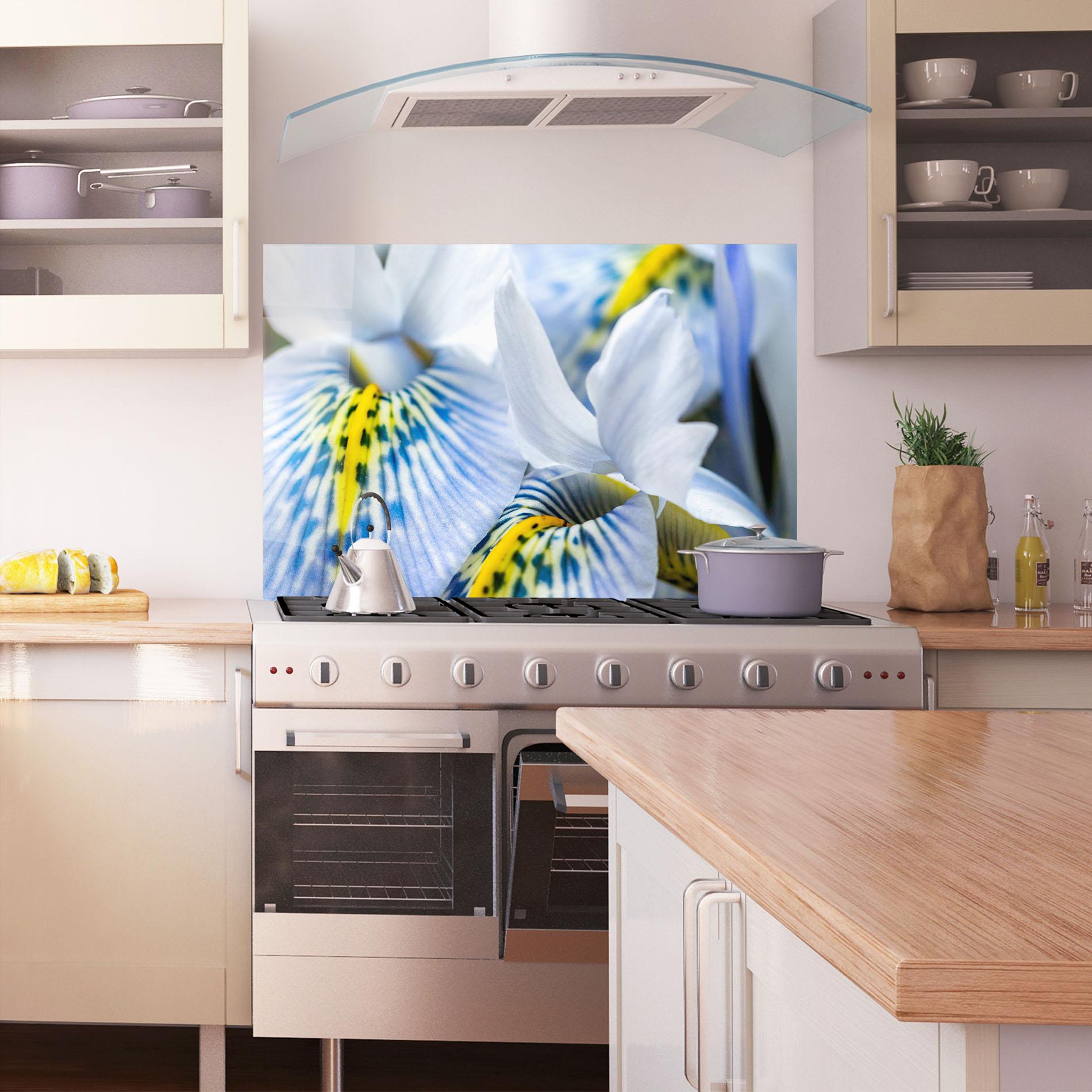 Konyhai üveg hátfal Blue Yellow Iris mockup 1