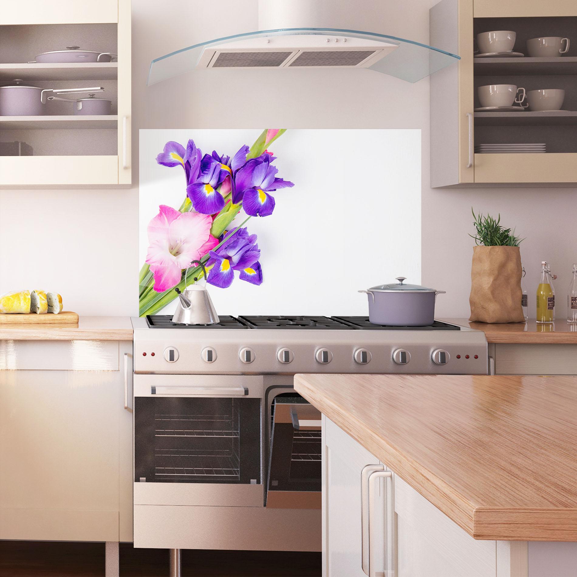 Konyhai üveg hátfal Iris On The Table mockup 1