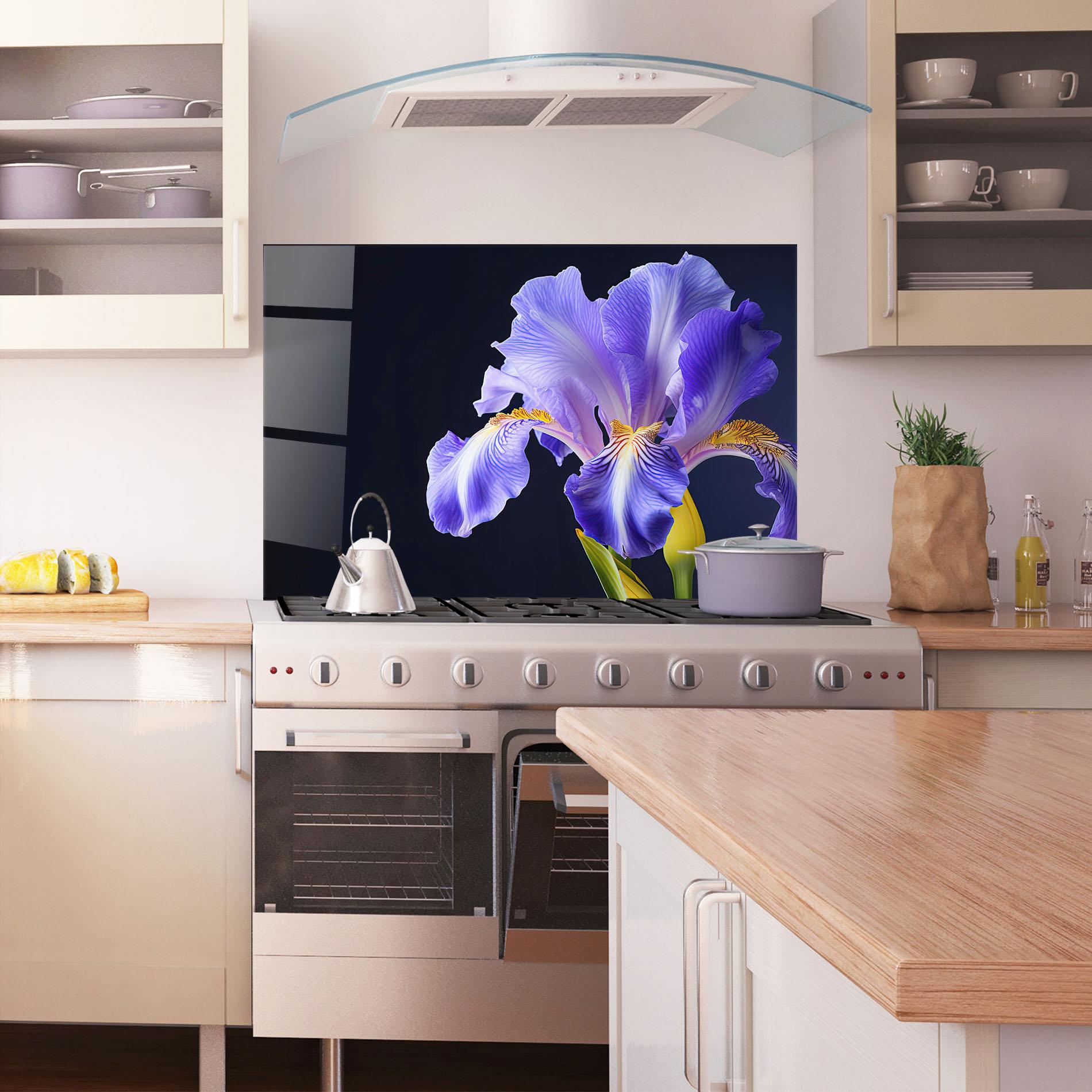 Konyhai üveg hátfal Purple Iris On Black mockup 1