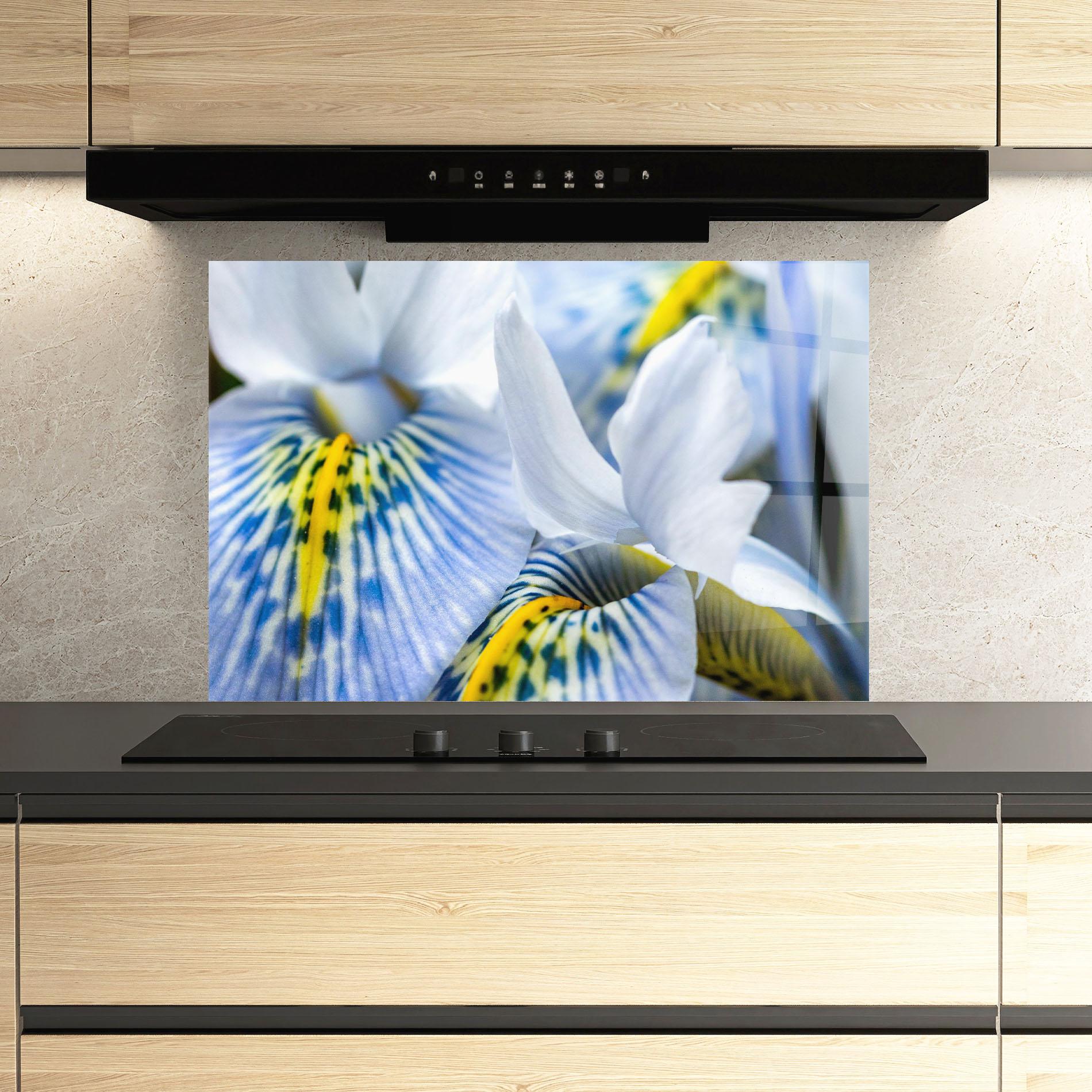 Konyhai üveg hátfal Blue Yellow Iris mockup 3
