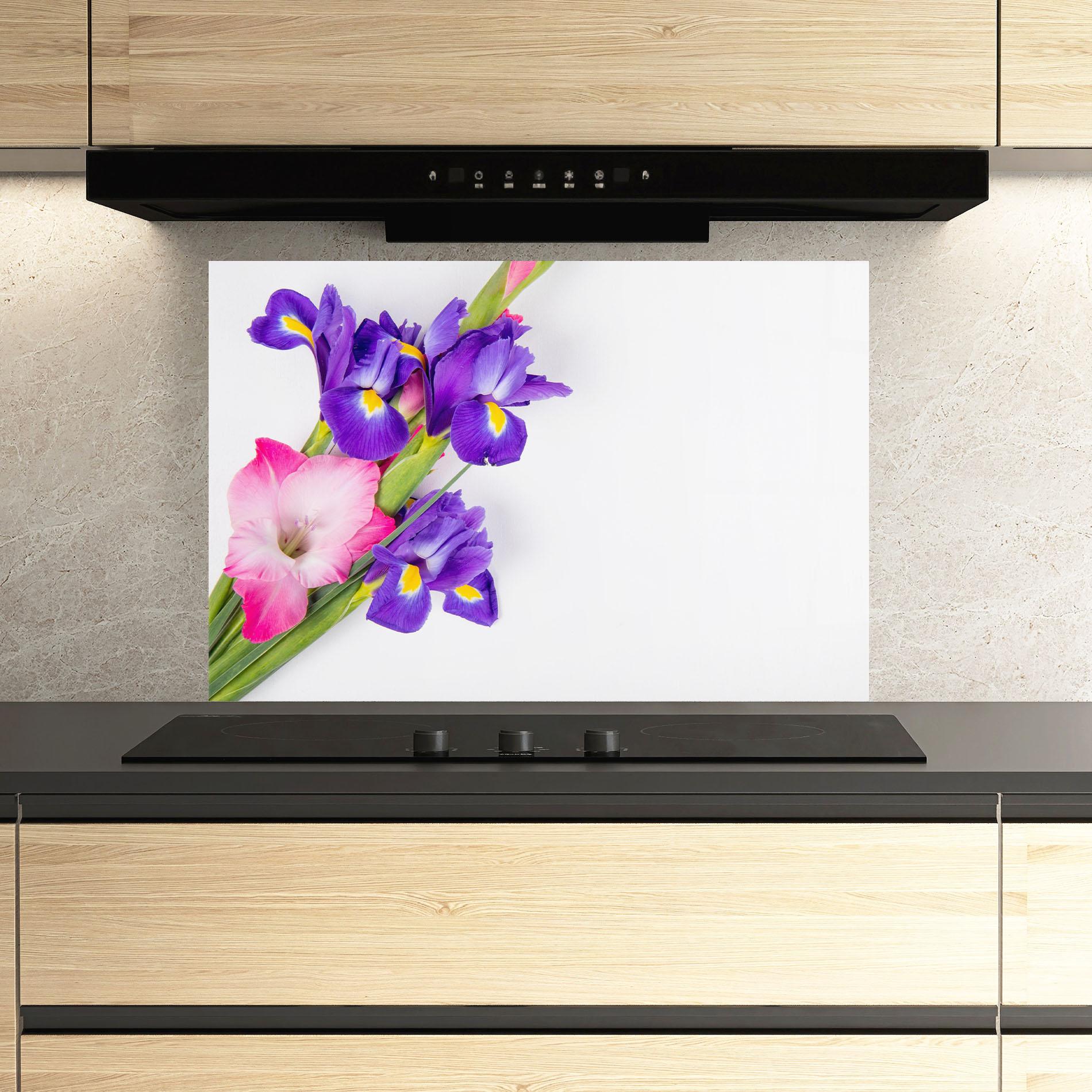 Konyhai üveg hátfal Iris On The Table mockup 3