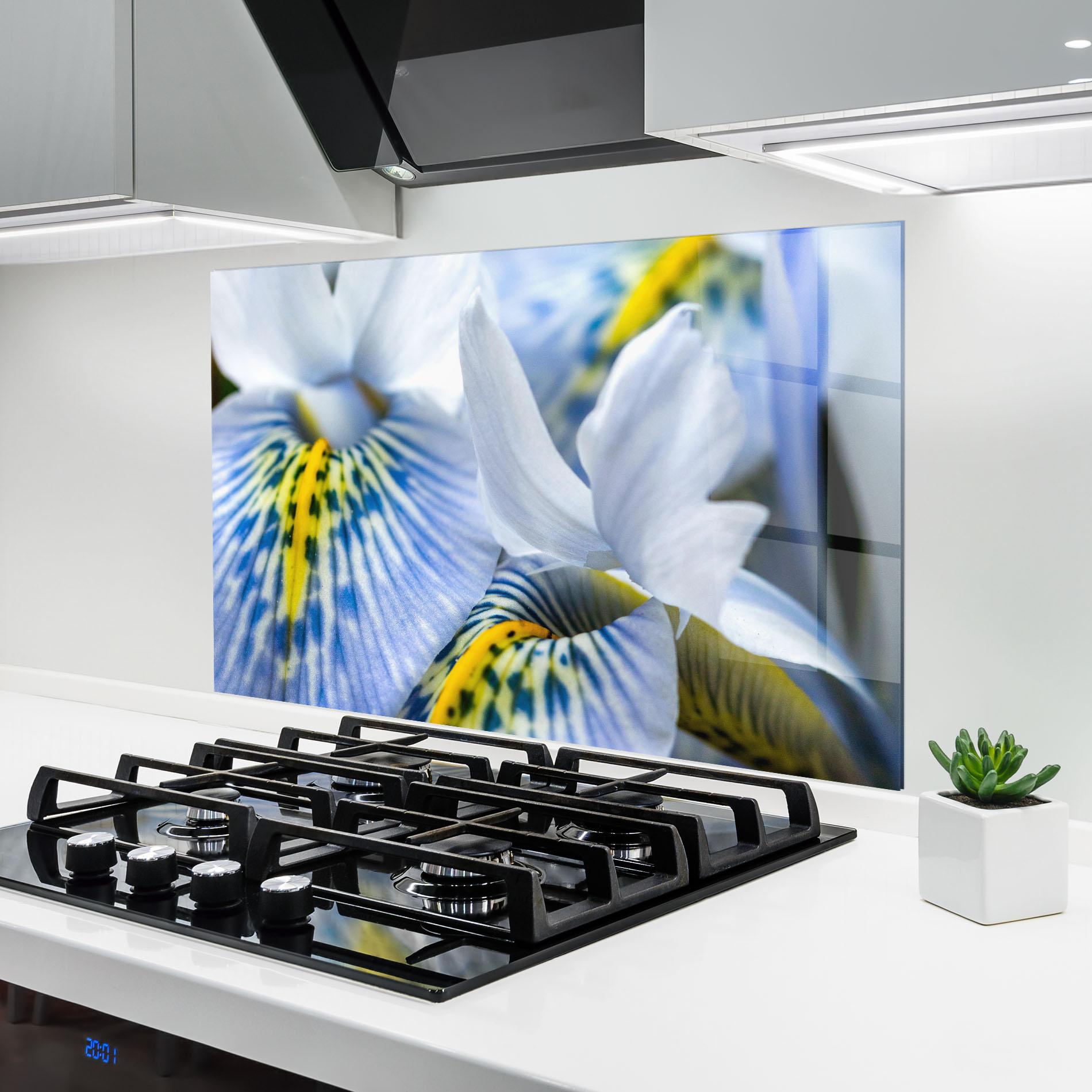 Konyhai üveg hátfal Blue Yellow Iris mockup 6