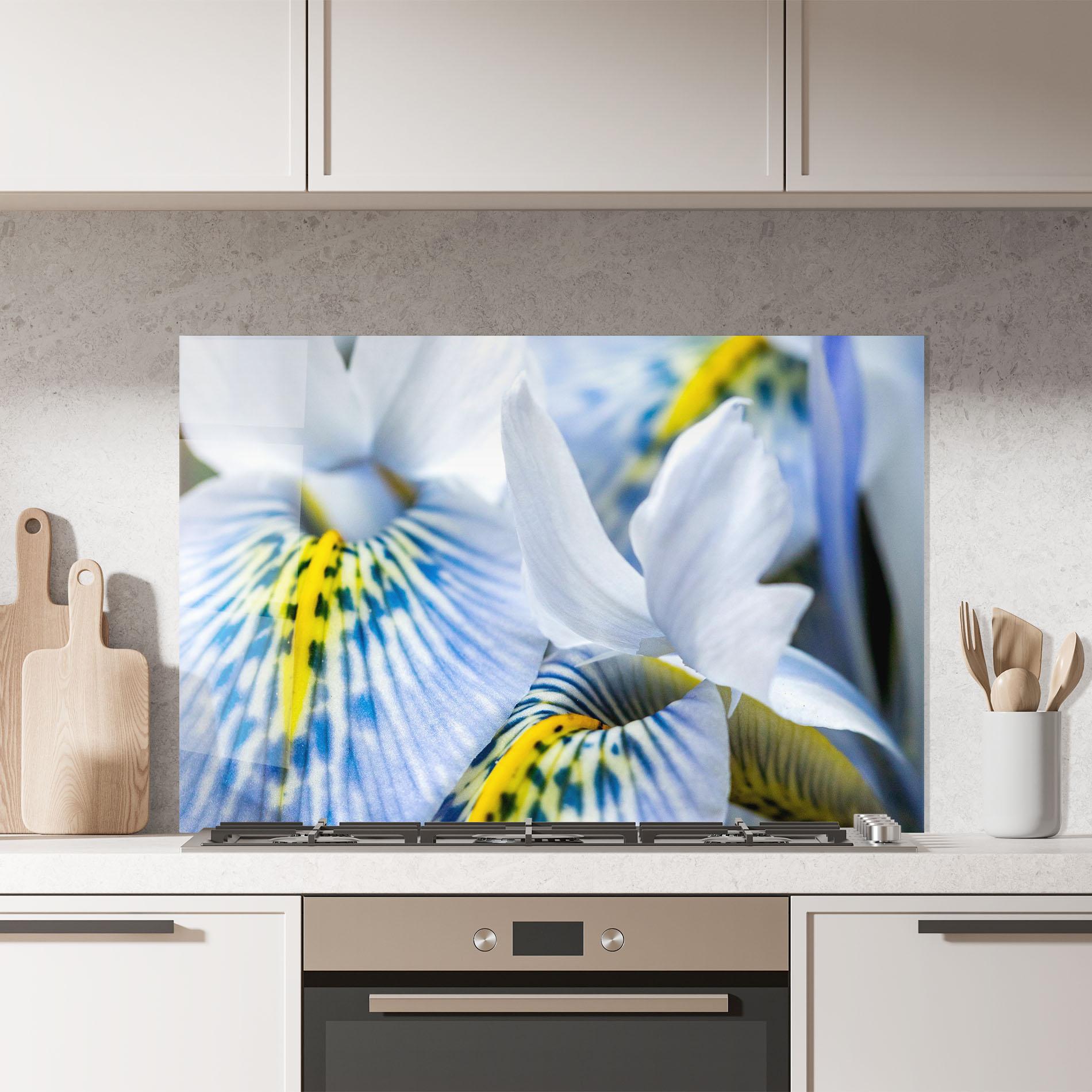 Konyhai üveg hátfal Blue Yellow Iris mockup 7