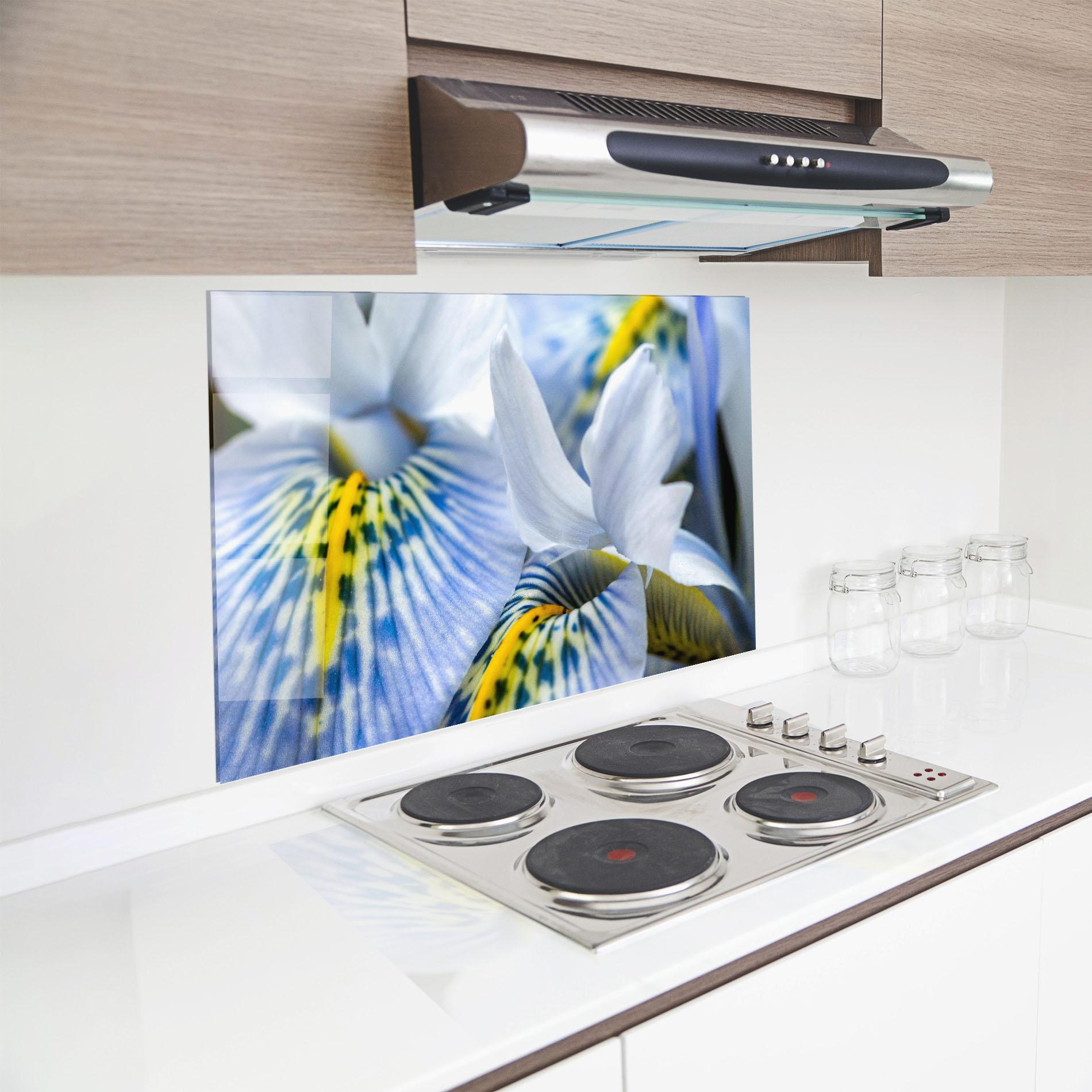 Konyhai üveg hátfal Blue Yellow Iris mockup 8