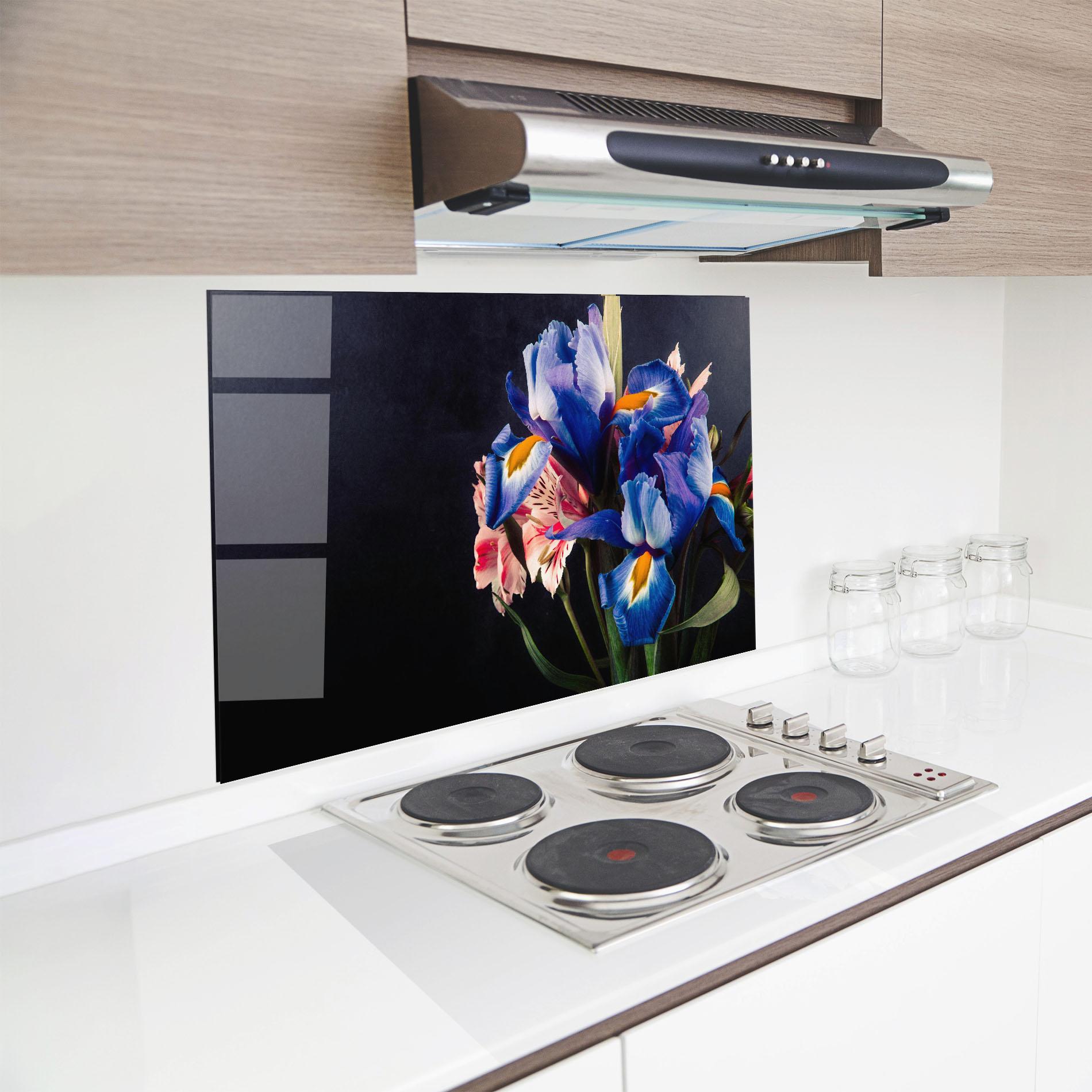 Konyhai üveg hátfal Iris Bouquet mockup 8