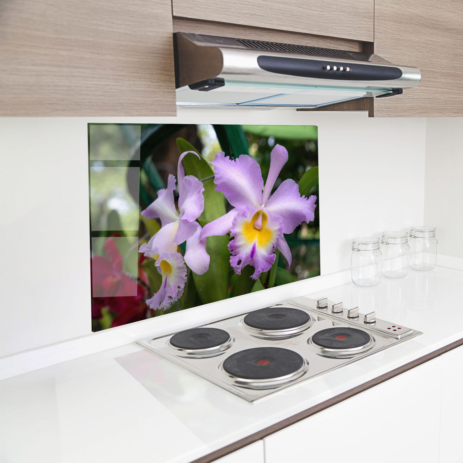 Konyhai üveg hátfal Light Purple Iris mockup 8