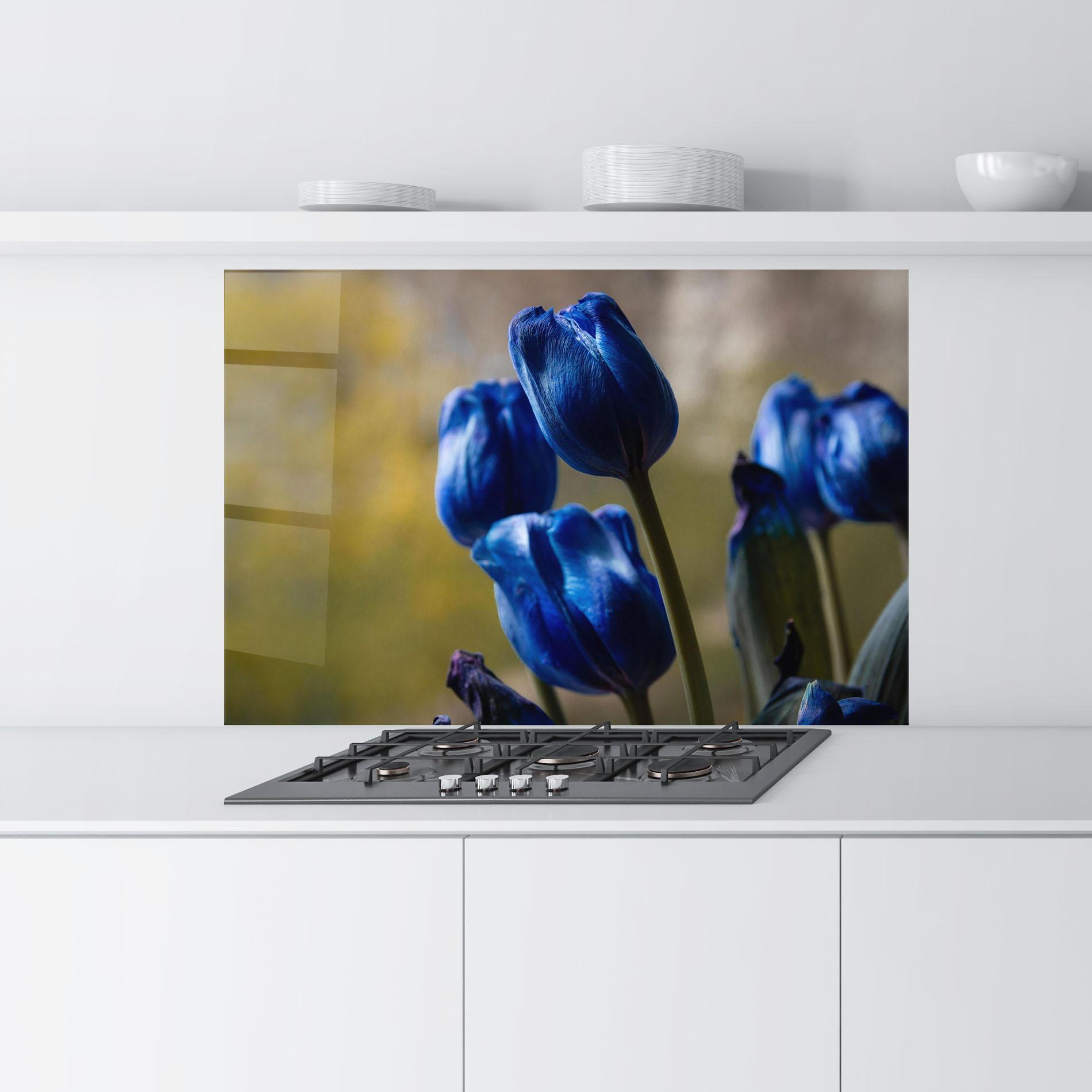 Konyhai üveg hátfal Blue Tulips mockup 9