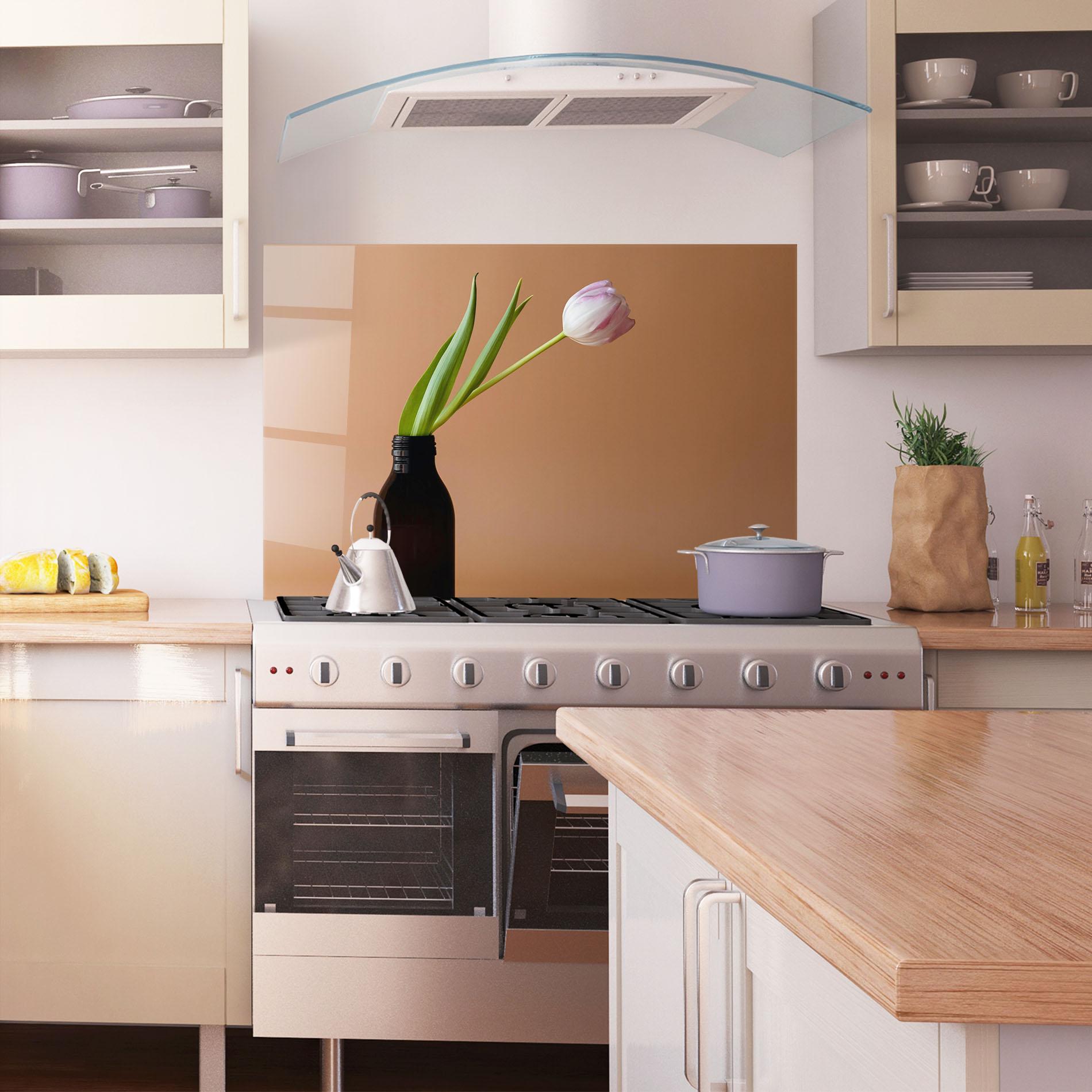 Konyhai üveg hátfal One Pink Tulip mockup 1