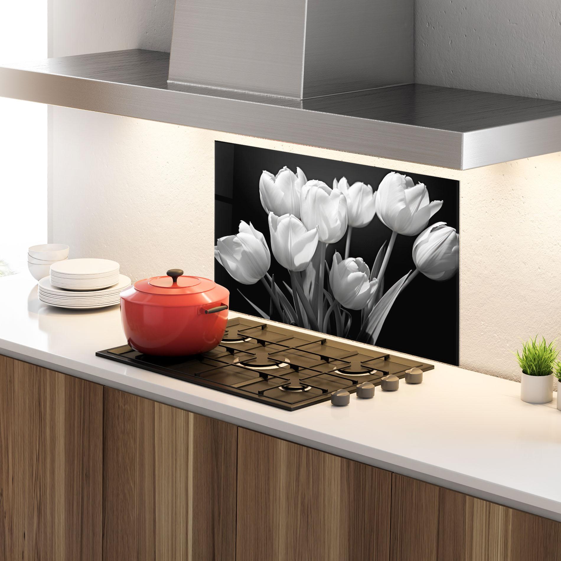 Konyhai üveg hátfal Light Grey Tulips mockup 4