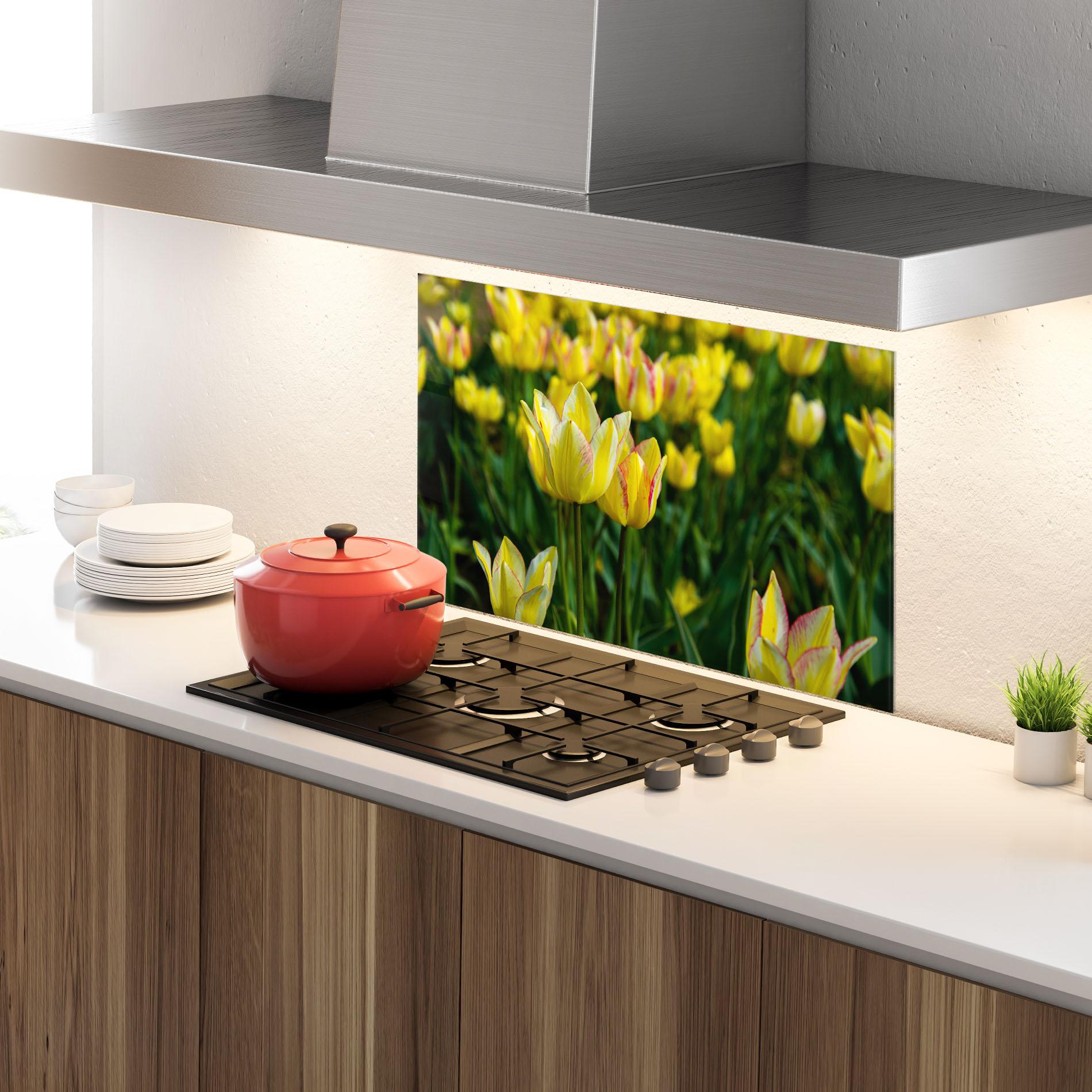 Konyhai üveg hátfal Light Yellow Tulips mockup 4