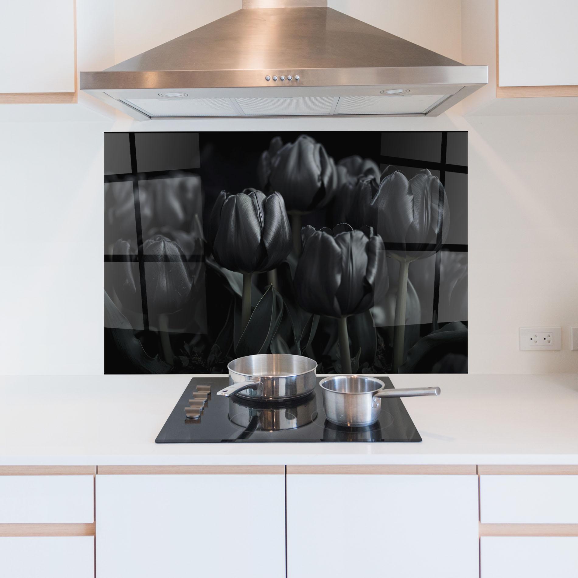 Konyhai üveg hátfal Black Tulips mockup 5