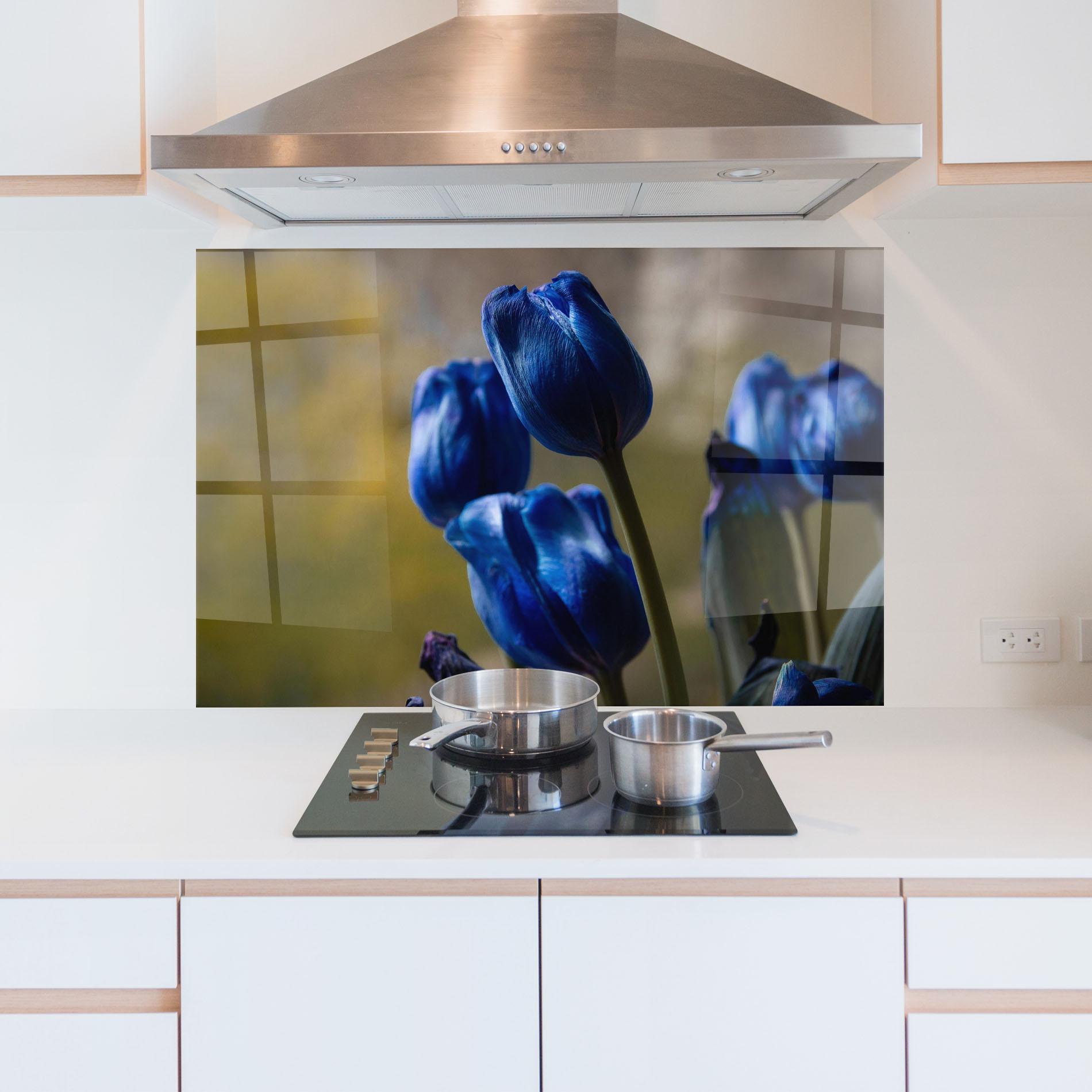 Konyhai üveg hátfal Blue Tulips mockup 5