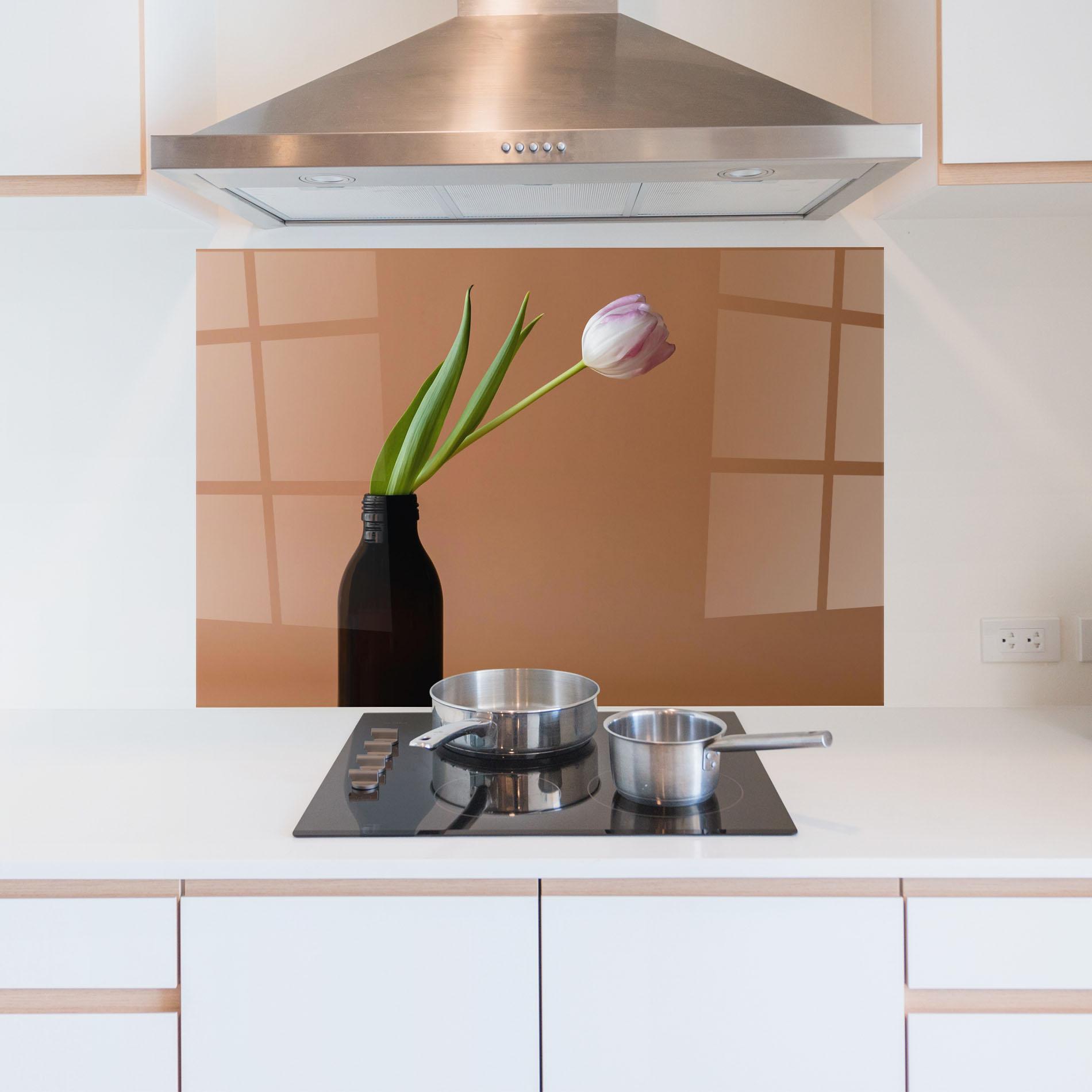 Konyhai üveg hátfal One Pink Tulip mockup 5