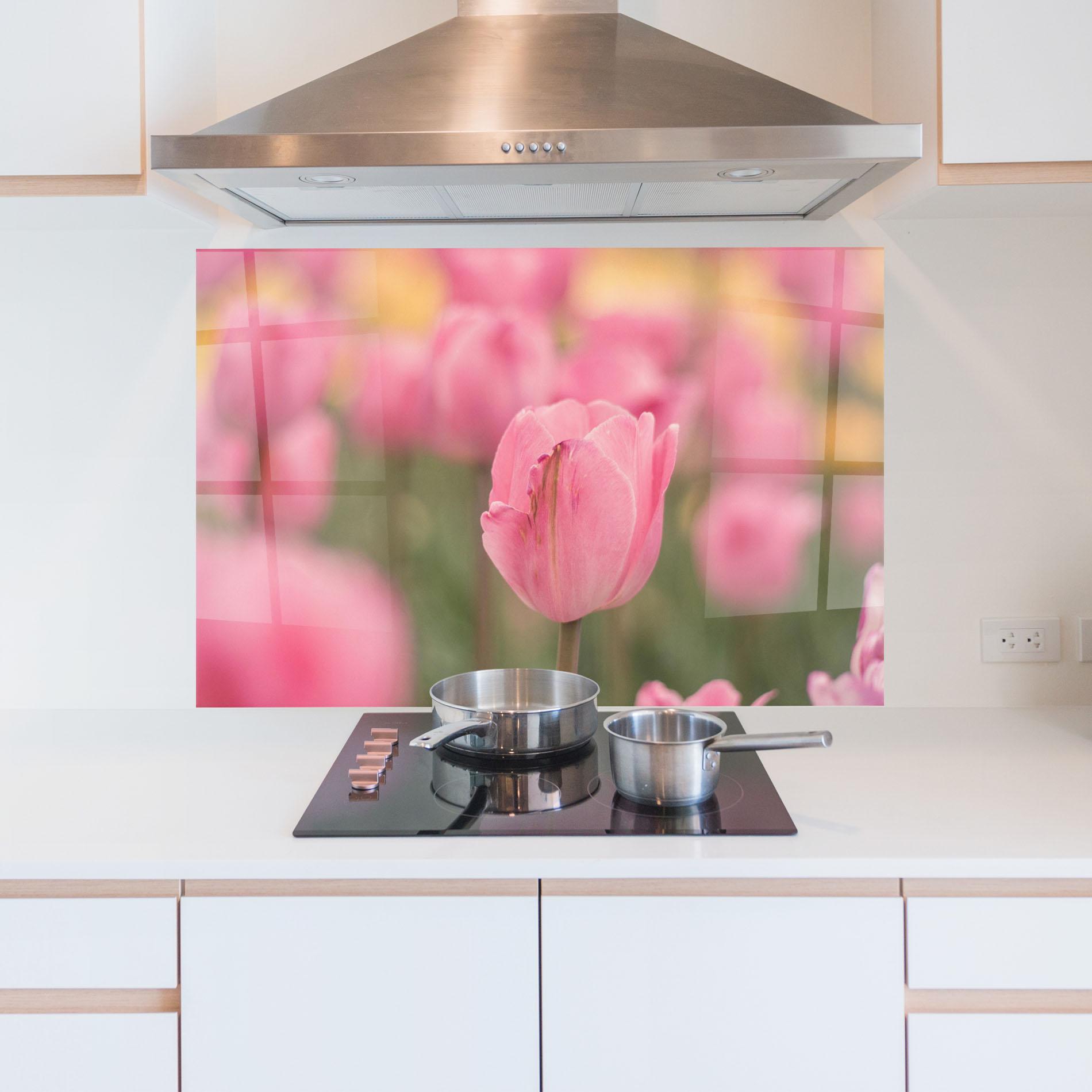Konyhai üveg hátfal Pastel Tulips In Garden mockup 5