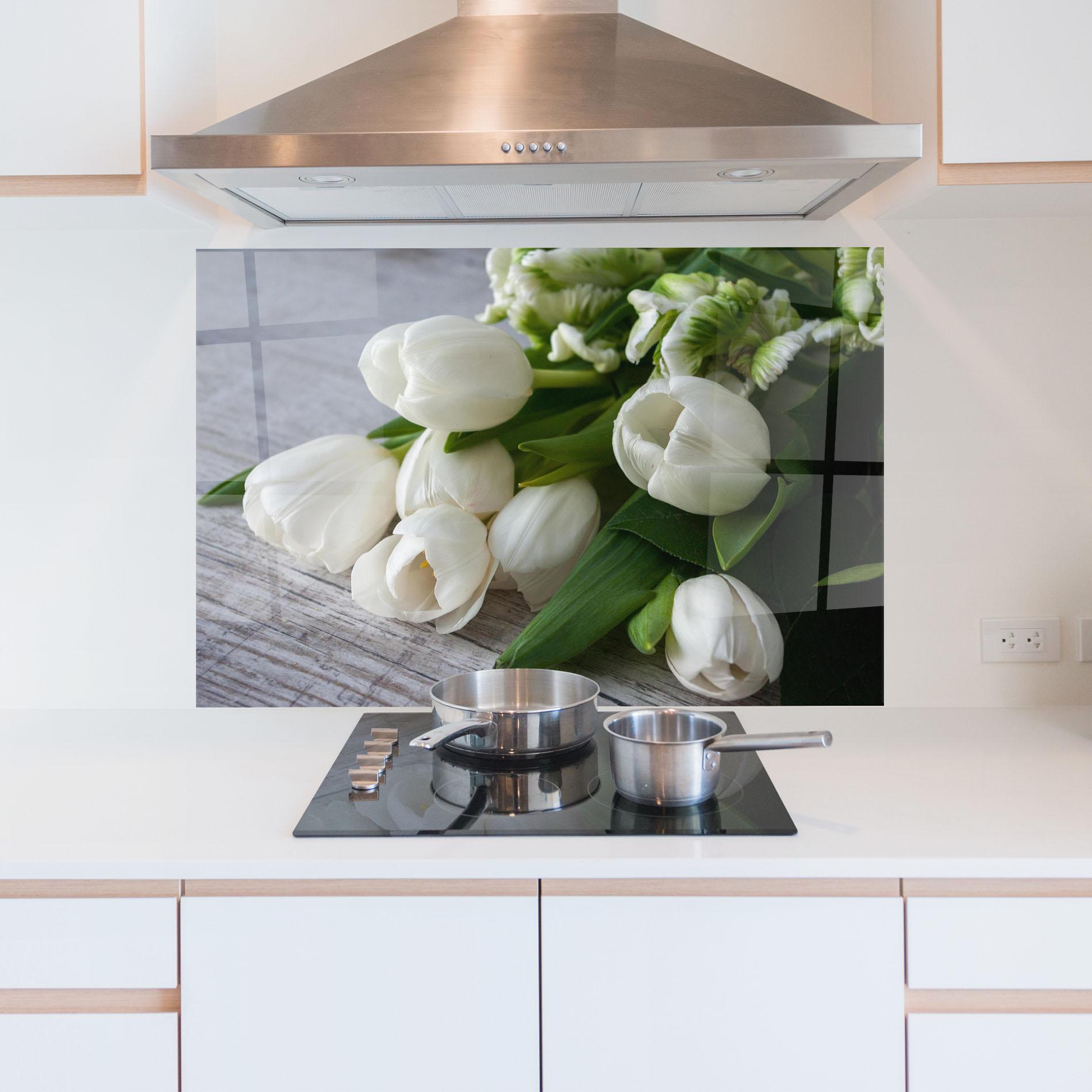 Konyhai üveg hátfal White Tulips Bouquet mockup 5