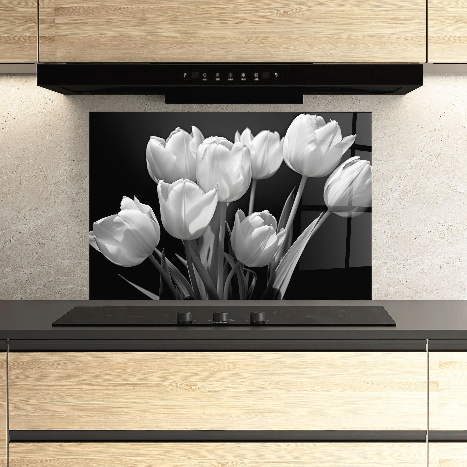 Konyhai üveg hátfal Light Grey Tulips mockup 3