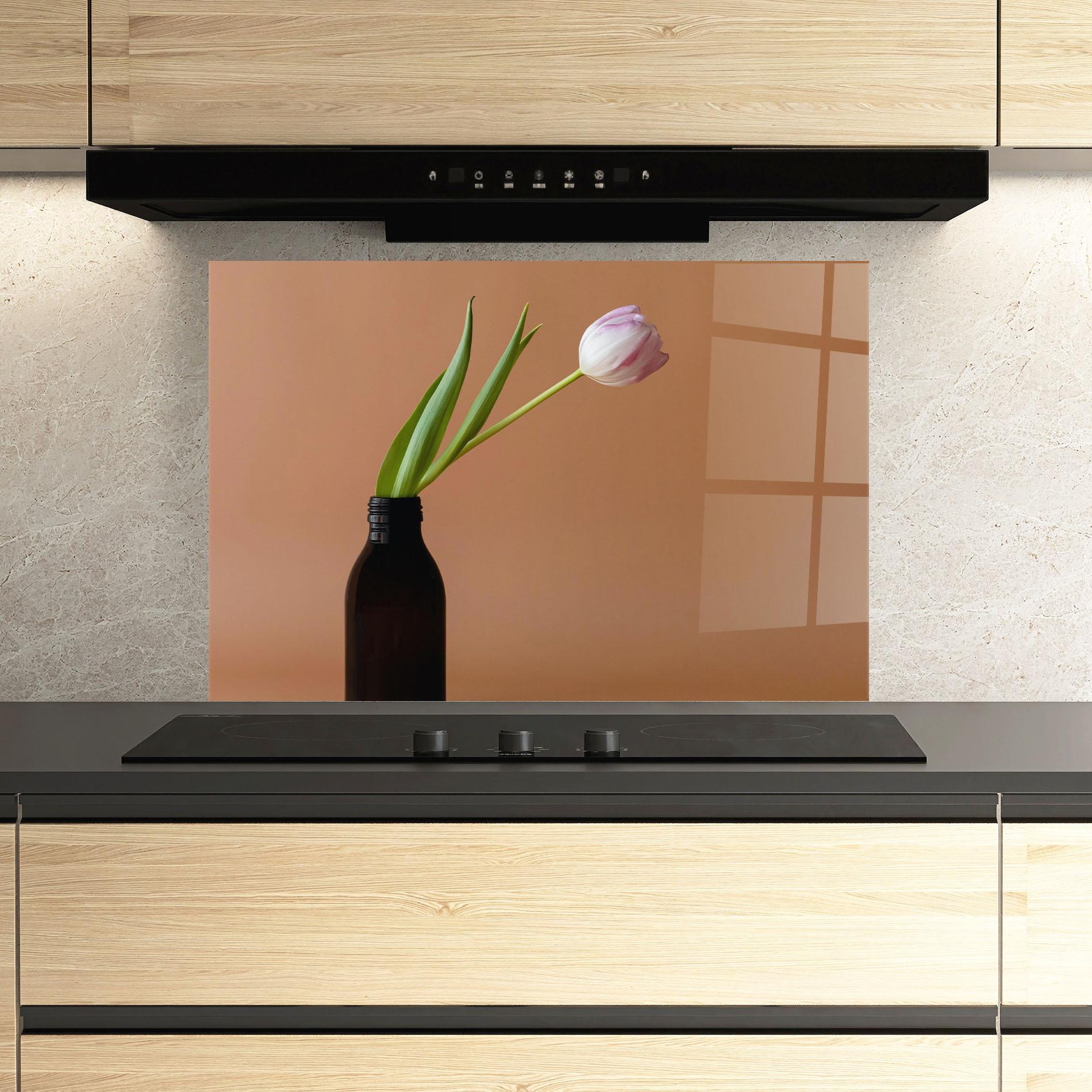 Konyhai üveg hátfal One Pink Tulip mockup 3