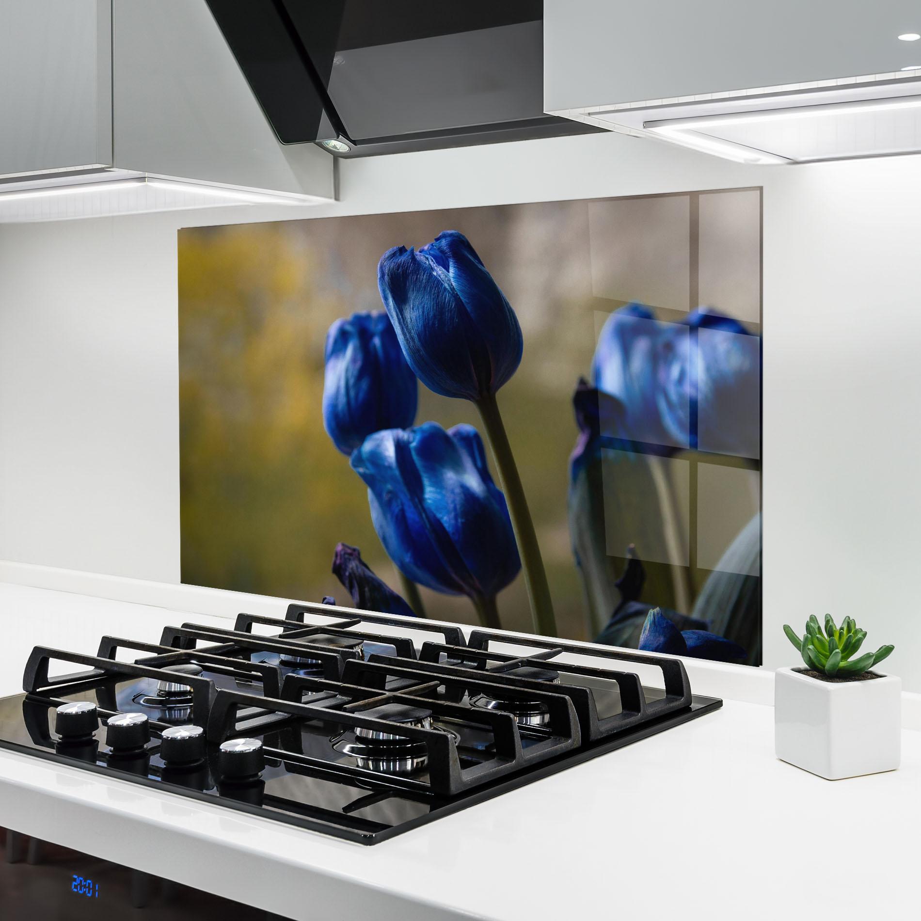 Konyhai üveg hátfal Blue Tulips mockup 6