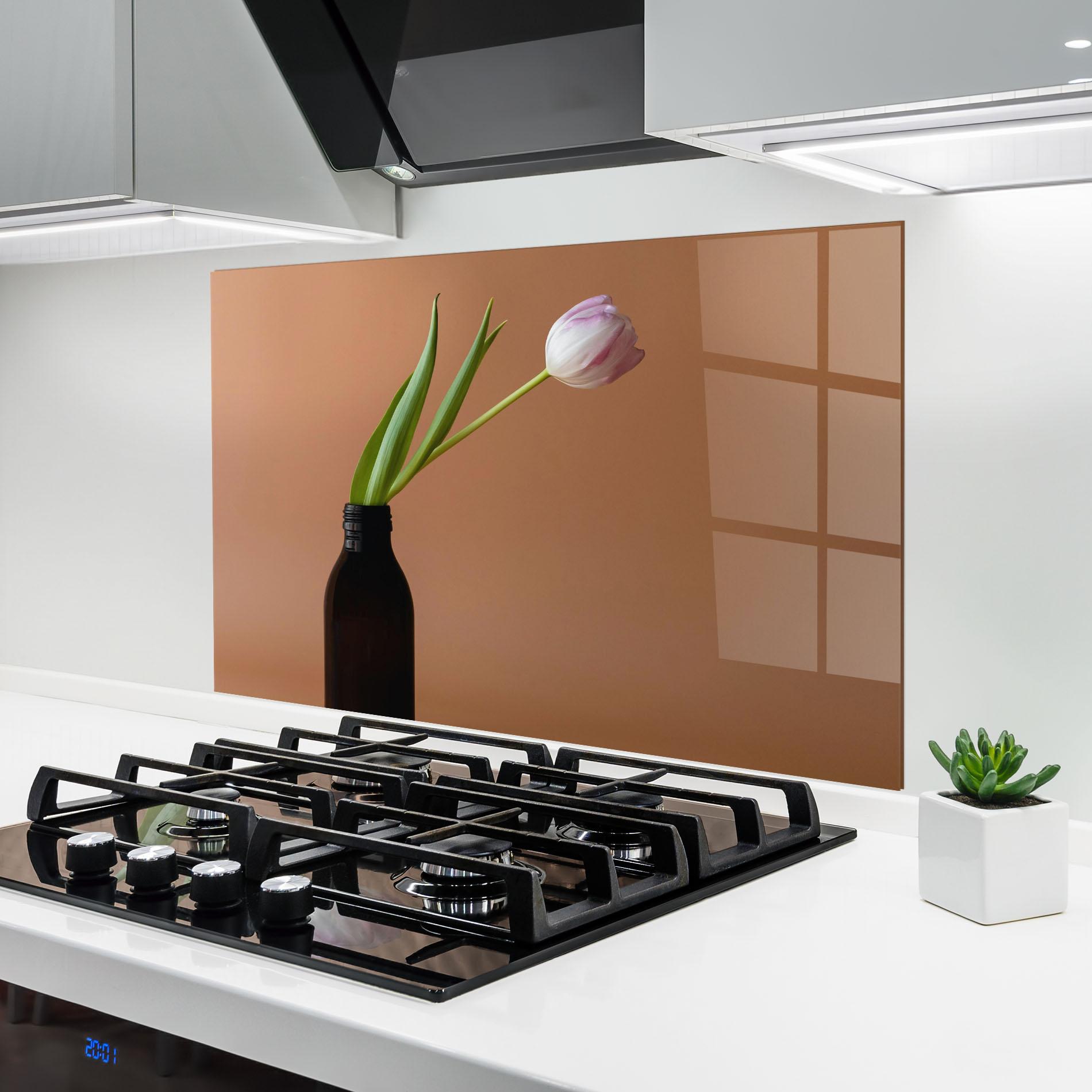 Konyhai üveg hátfal One Pink Tulip mockup 6