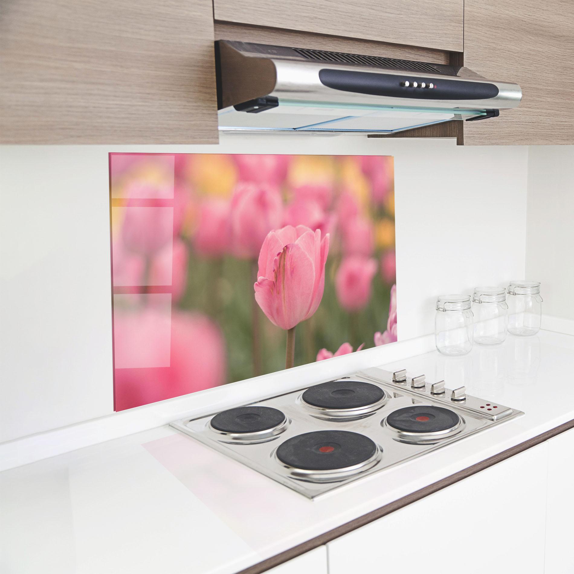 Konyhai üveg hátfal Pastel Tulips In Garden mockup 8