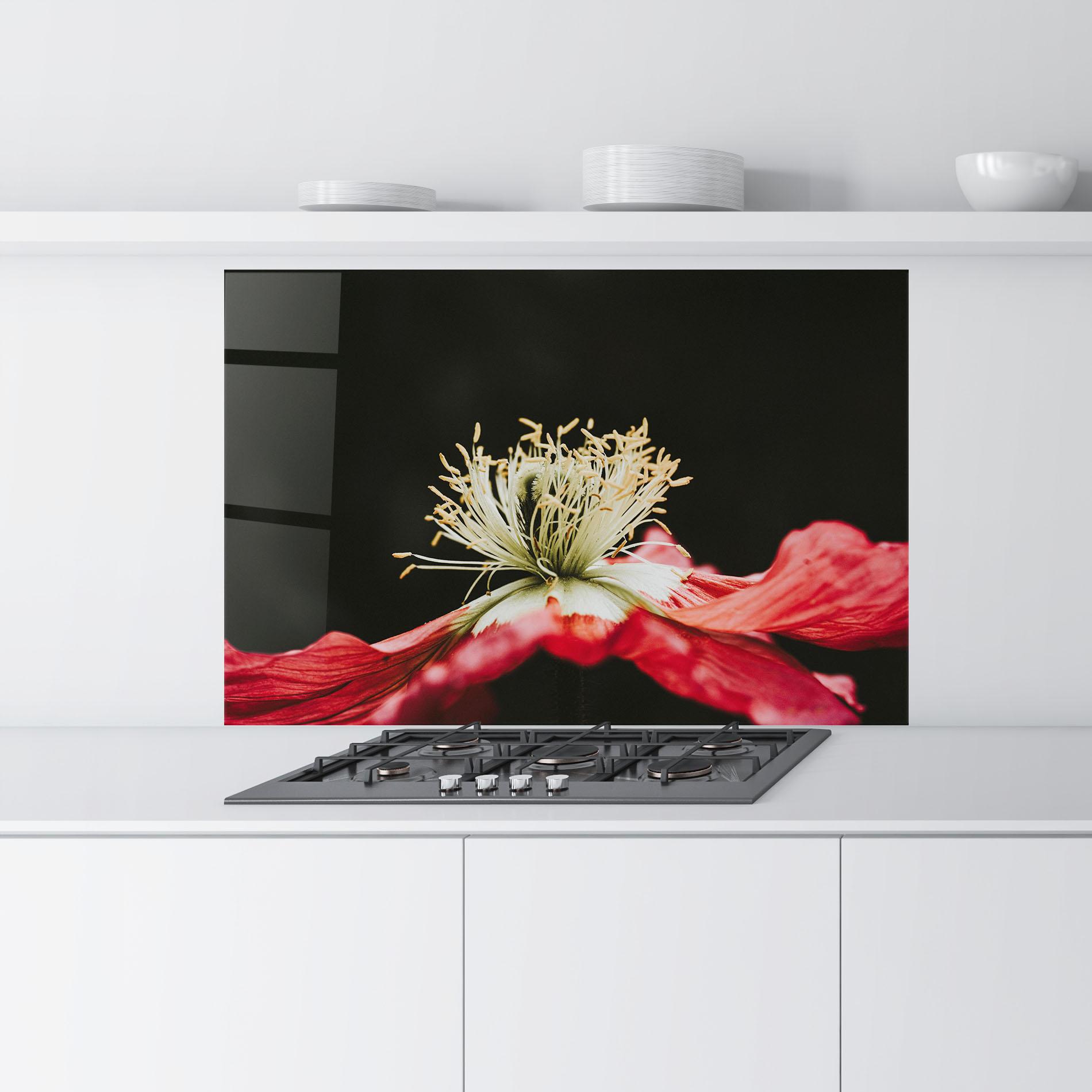 Konyhai üveg hátfal Open Poppy Close Up mockup 9